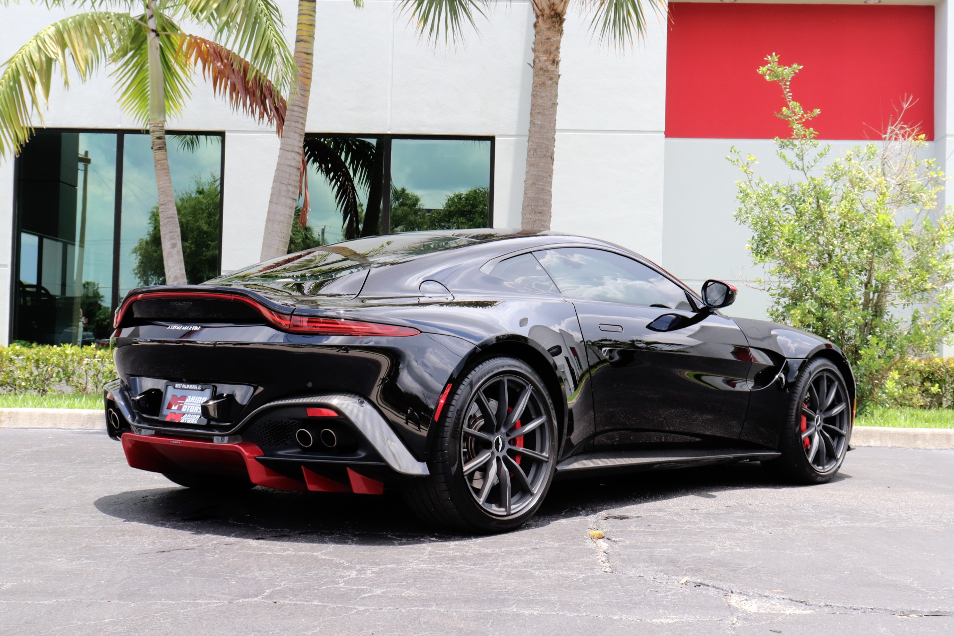 Used-2019-Aston-Martin-Vantage