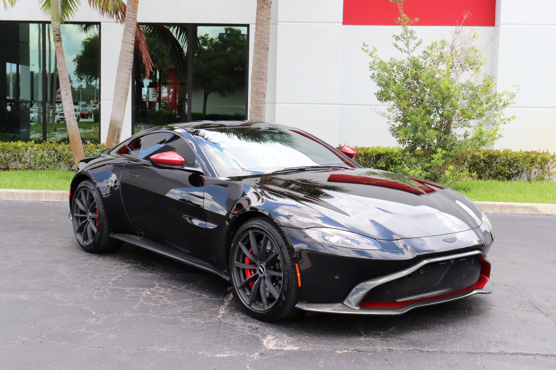 Used-2019-Aston-Martin-Vantage
