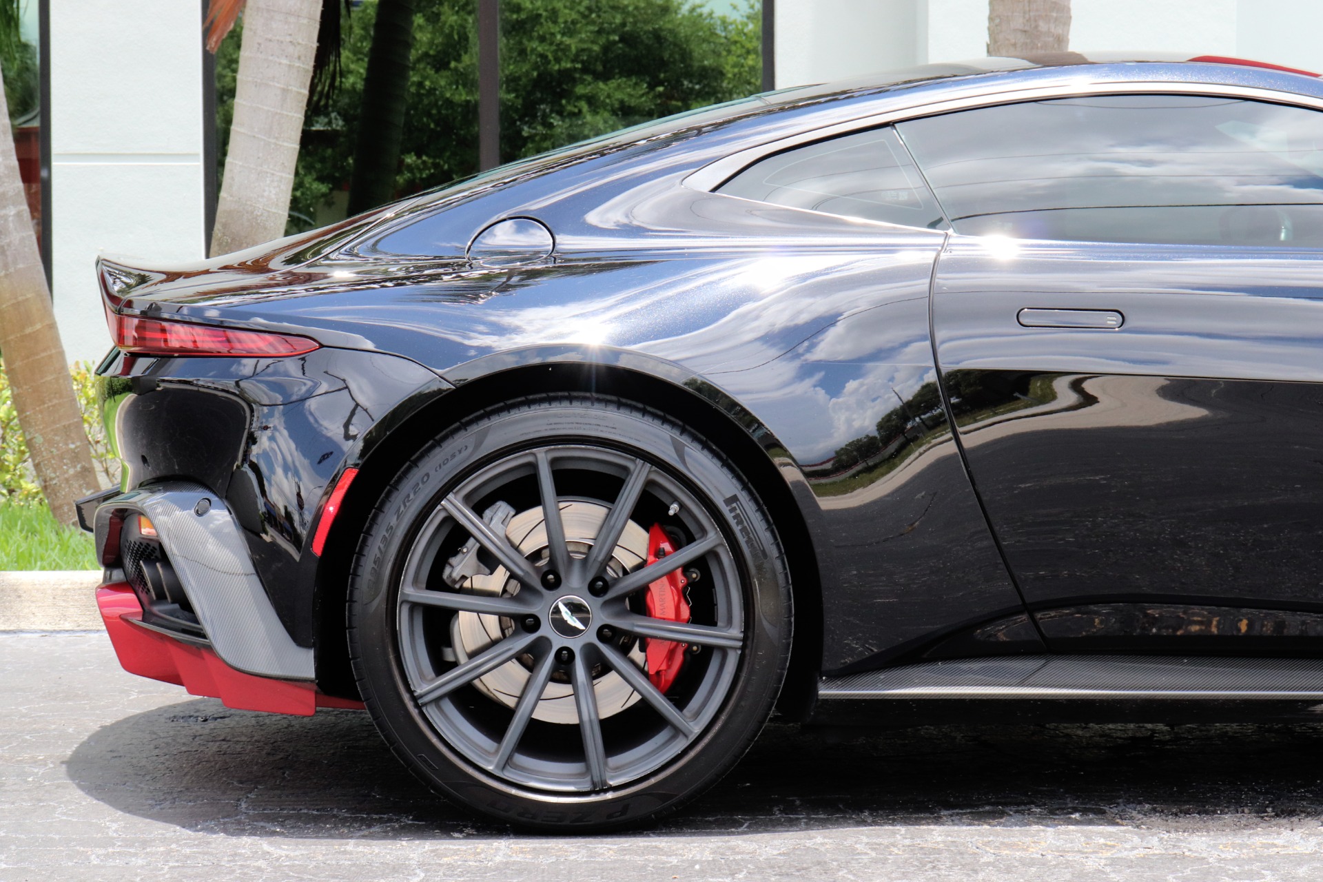 Used-2019-Aston-Martin-Vantage