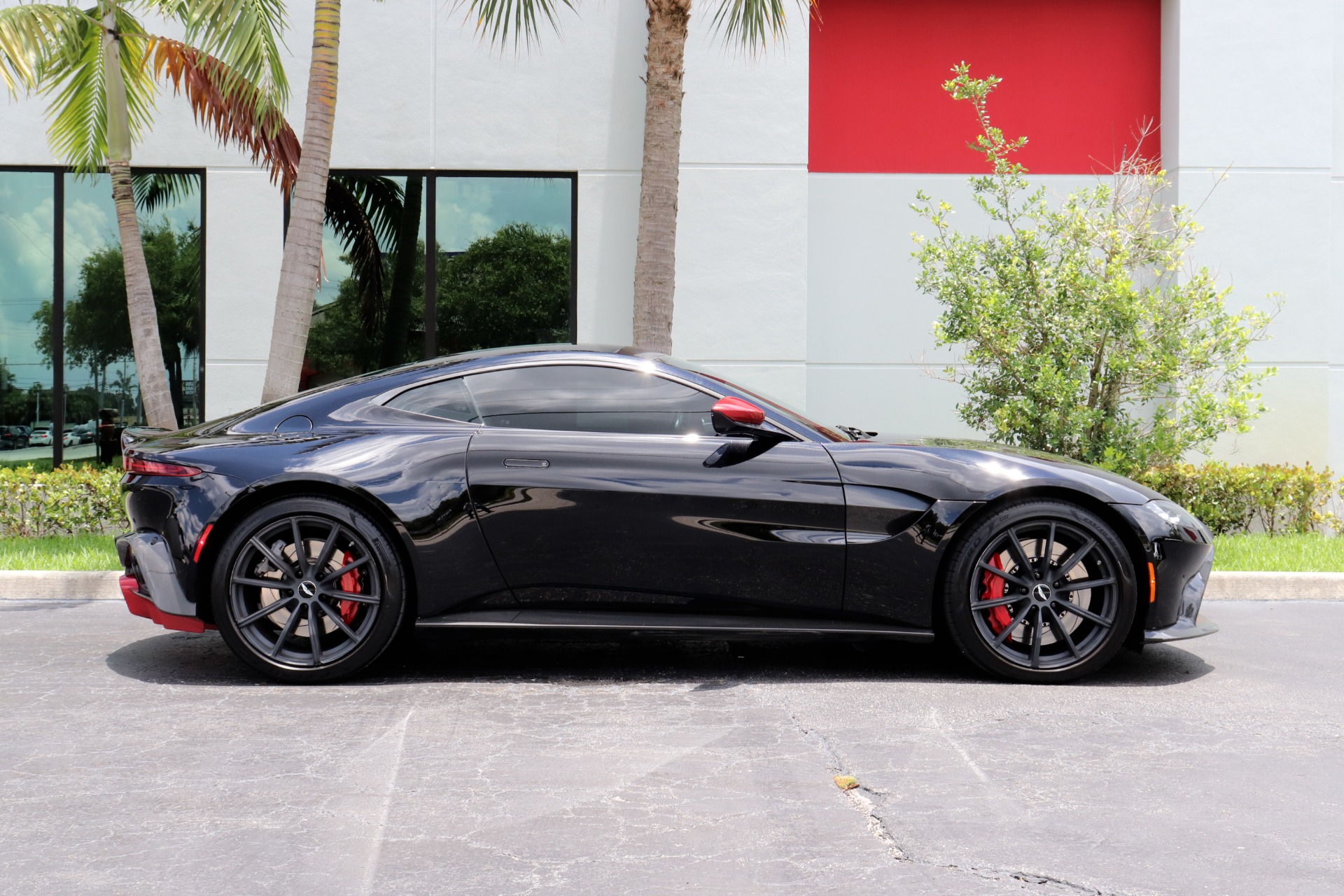 Used-2019-Aston-Martin-Vantage