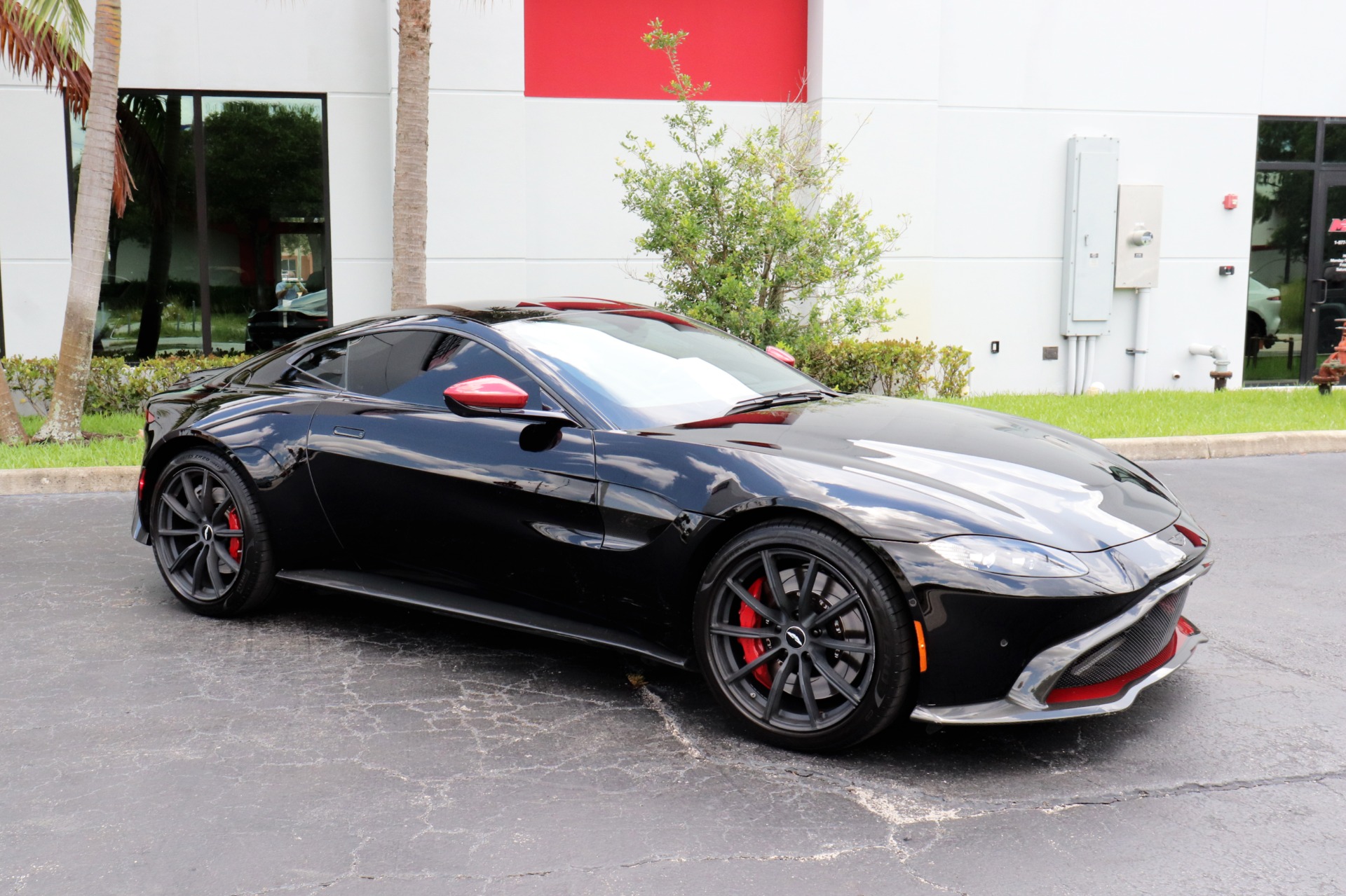 Used-2019-Aston-Martin-Vantage