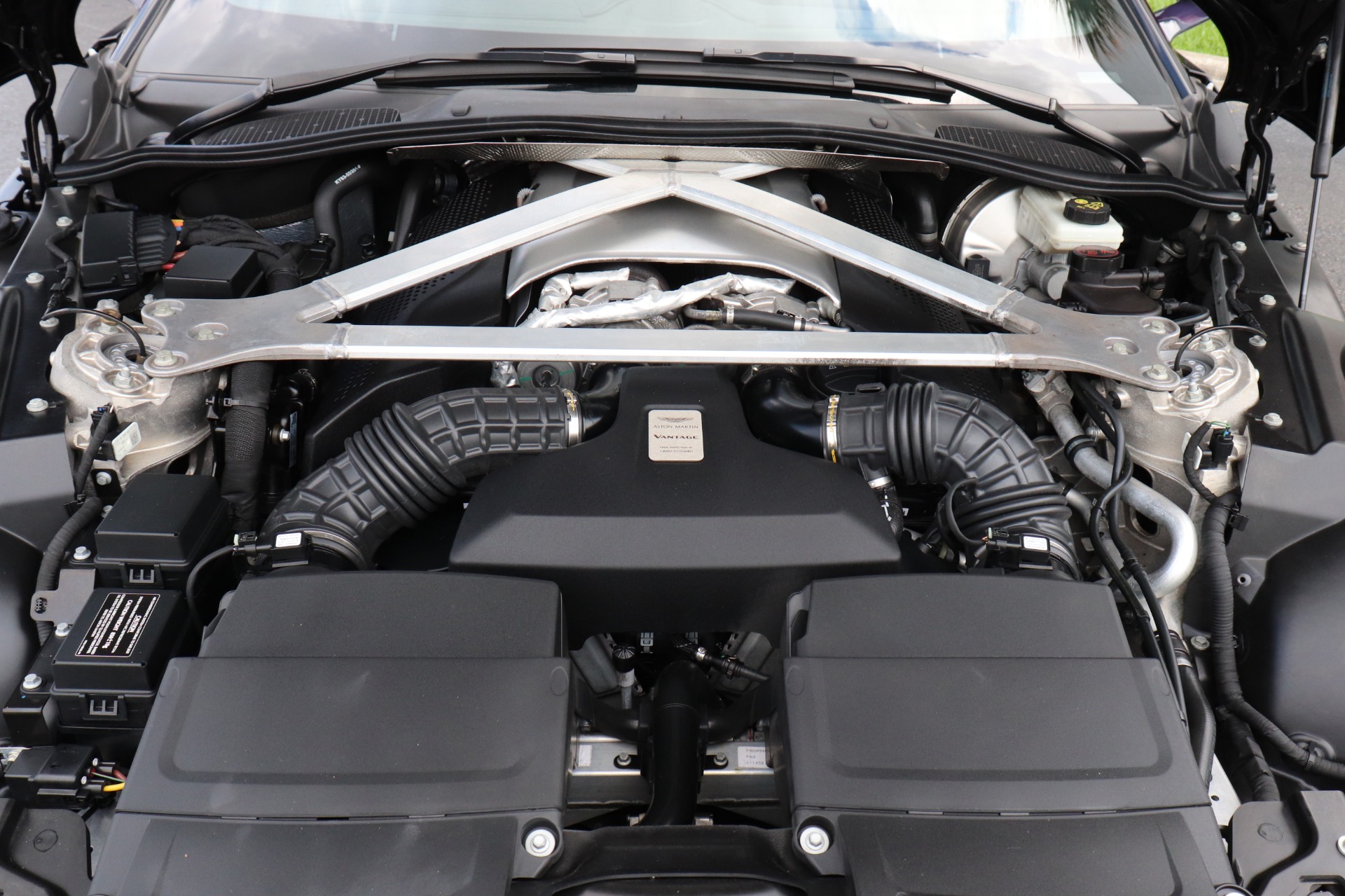 Used-2019-Aston-Martin-Vantage