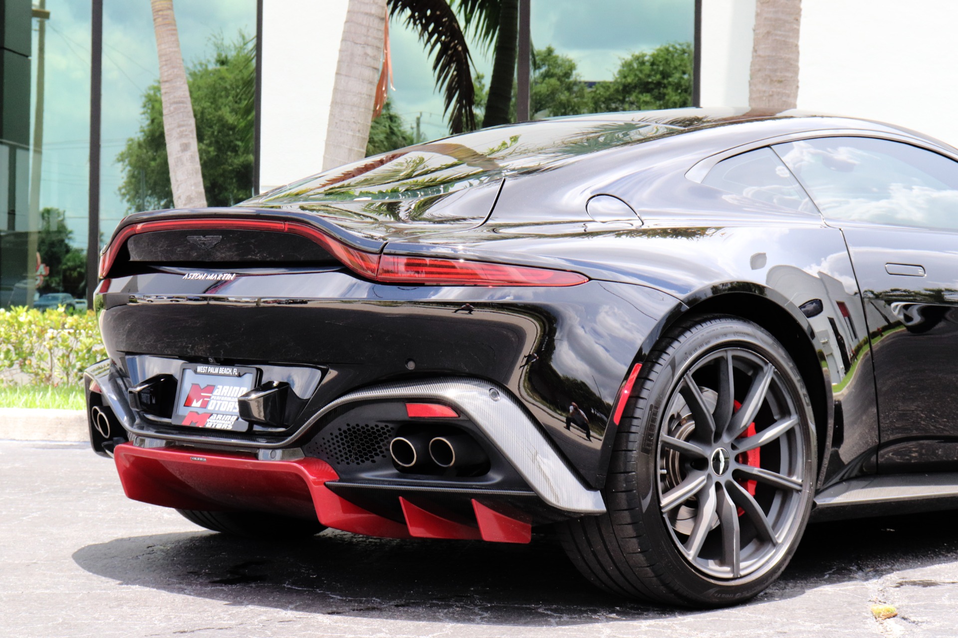 Used-2019-Aston-Martin-Vantage