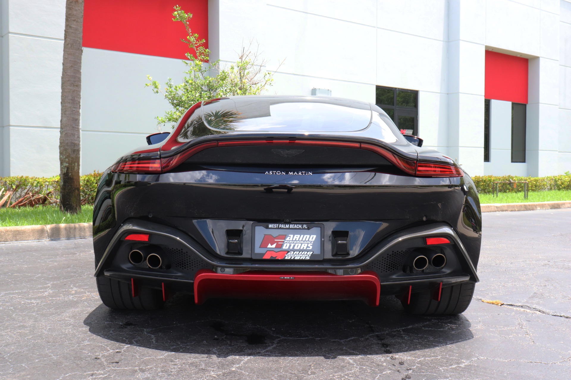 Used-2019-Aston-Martin-Vantage