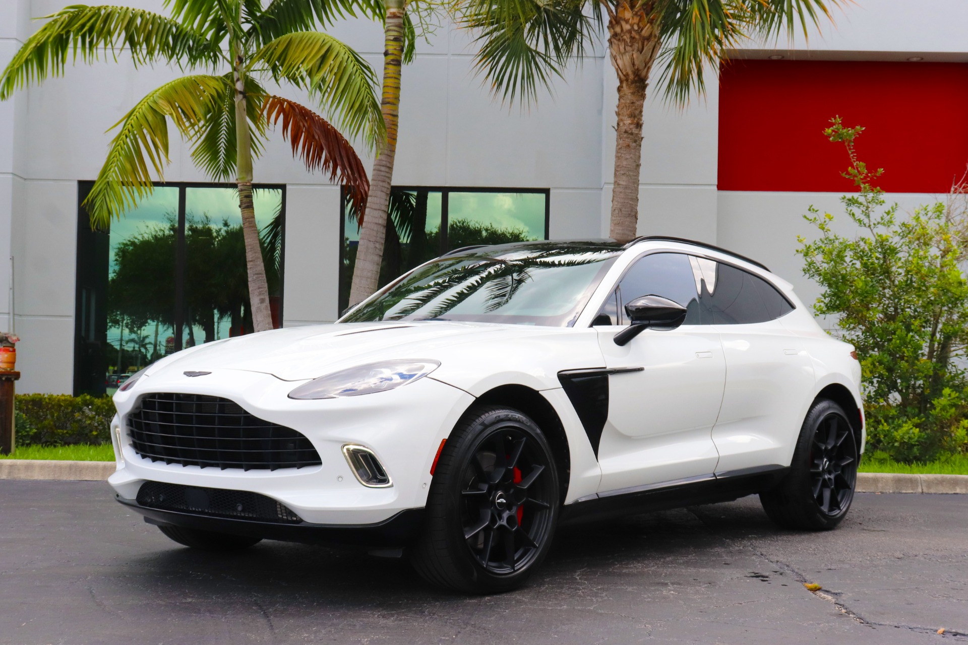 Used-2021-Aston-Martin-DBX