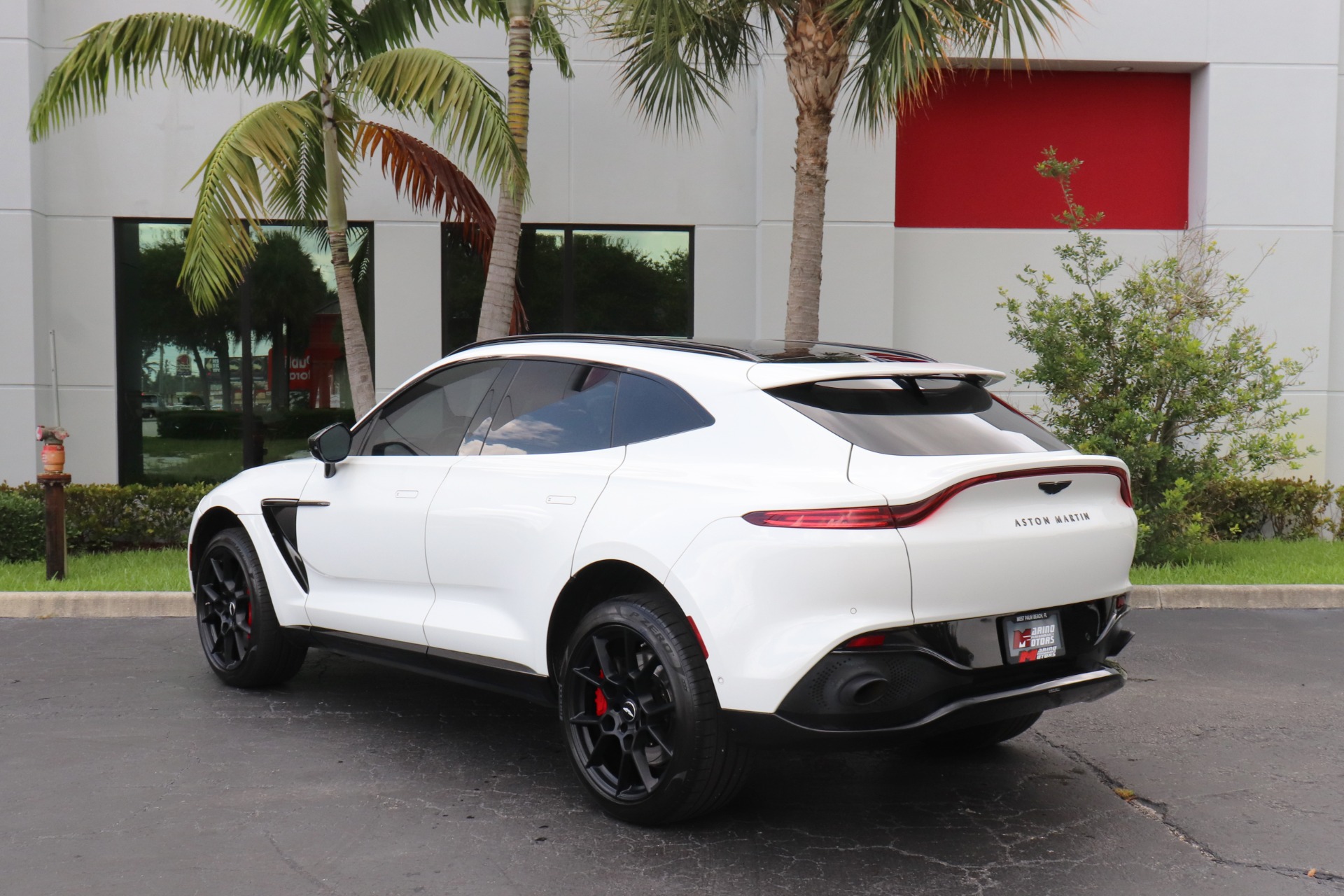 Used-2021-Aston-Martin-DBX