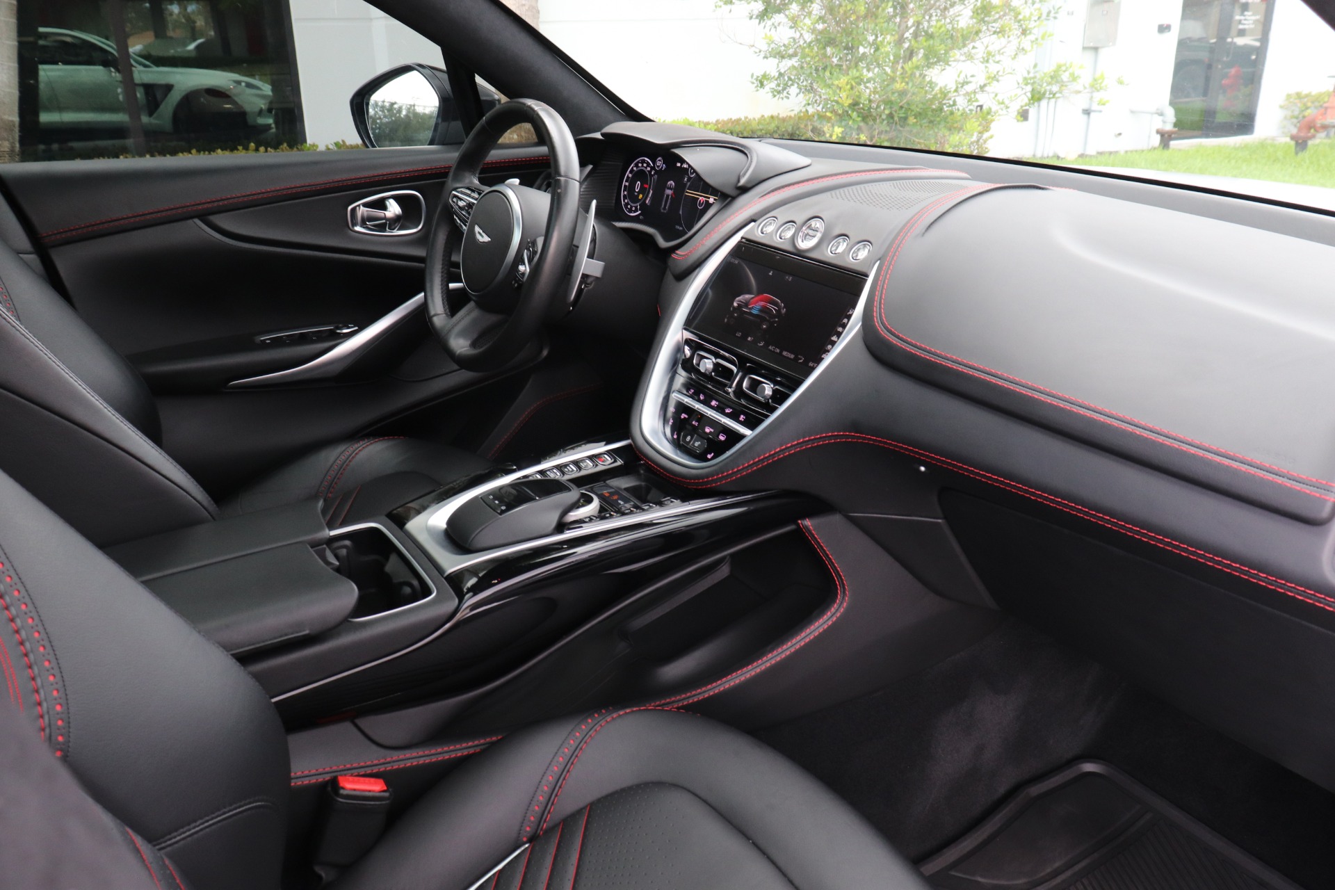 Used-2021-Aston-Martin-DBX