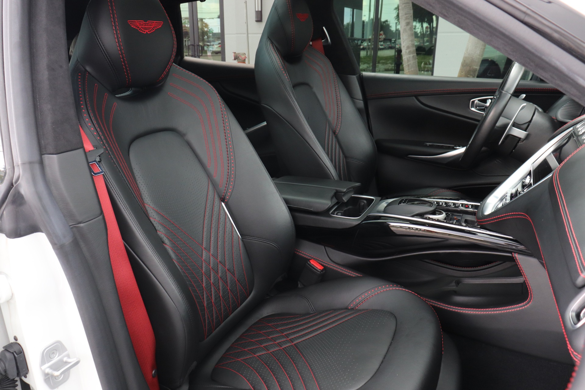 Used-2021-Aston-Martin-DBX