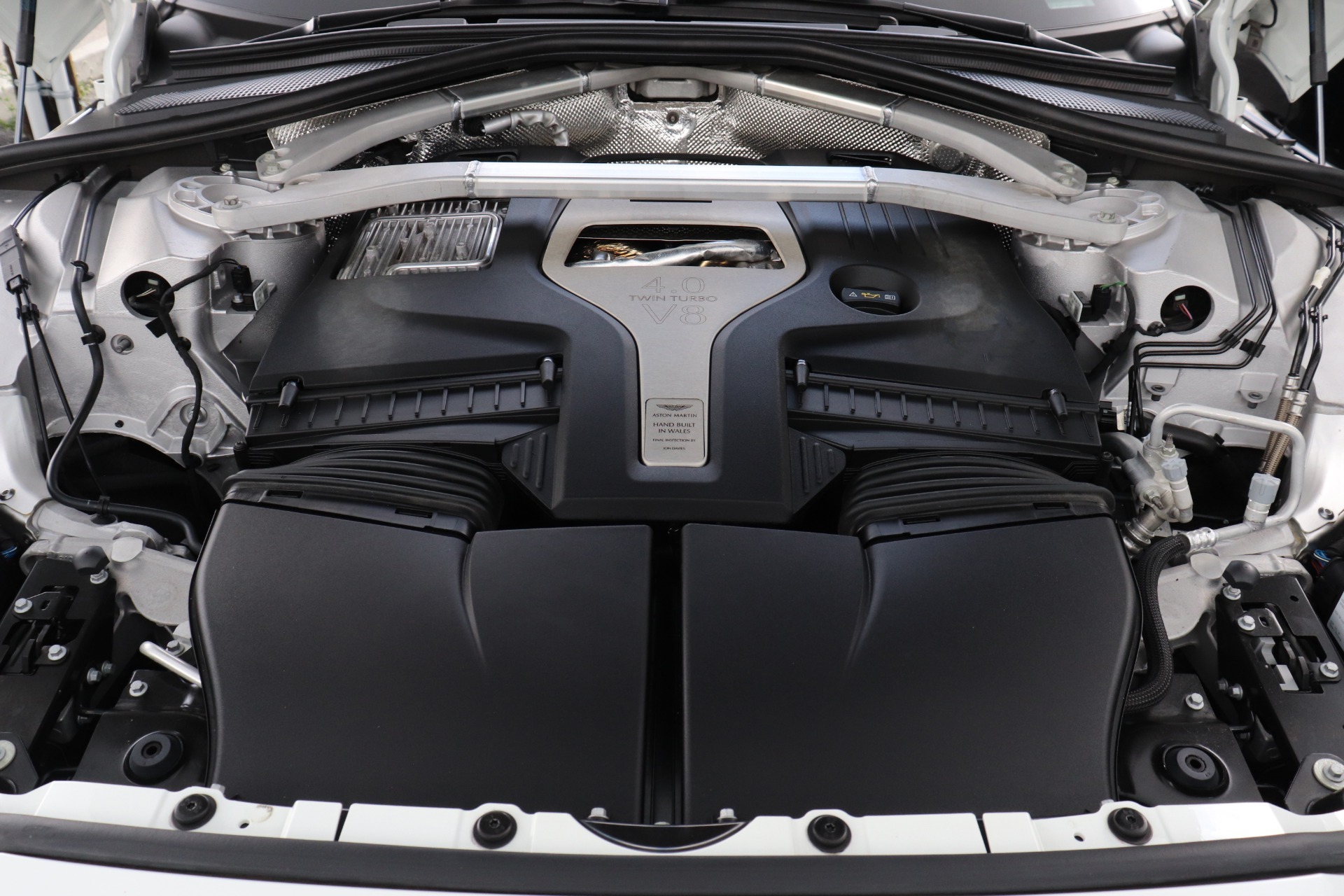 Used-2021-Aston-Martin-DBX