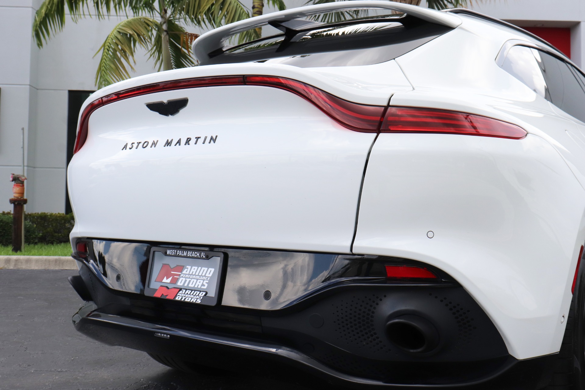 Used-2021-Aston-Martin-DBX