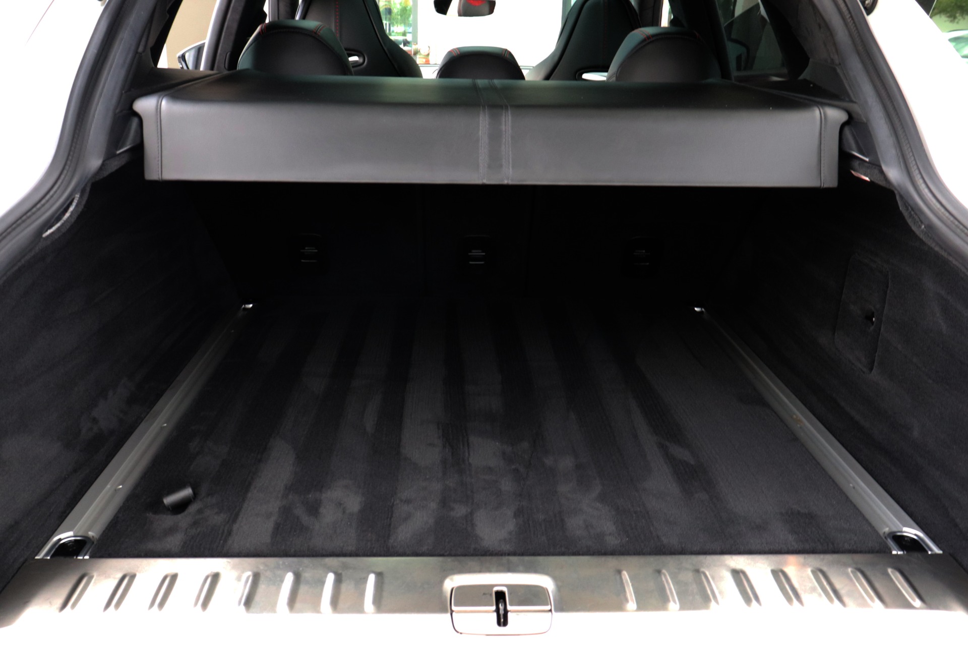 Used-2021-Aston-Martin-DBX