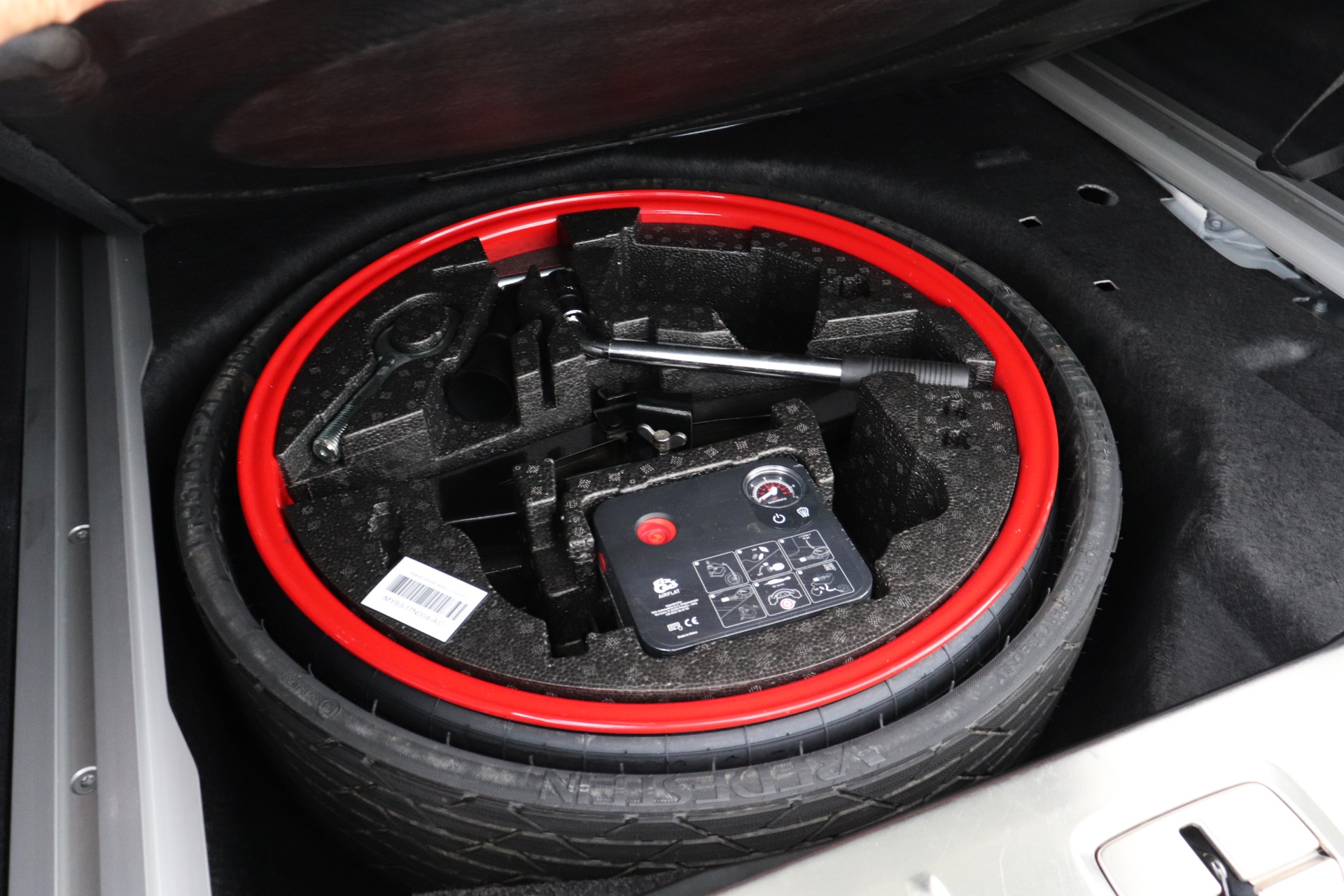 Used-2021-Aston-Martin-DBX