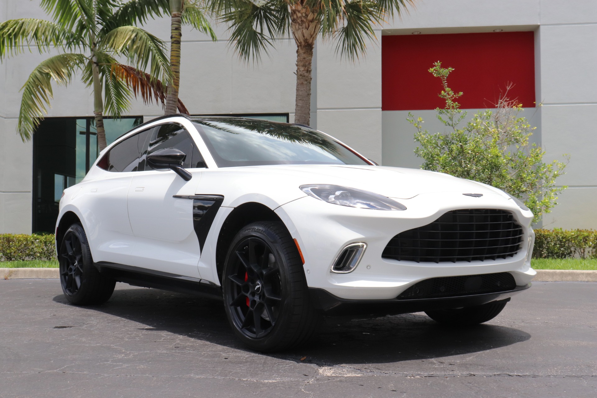 Used-2021-Aston-Martin-DBX