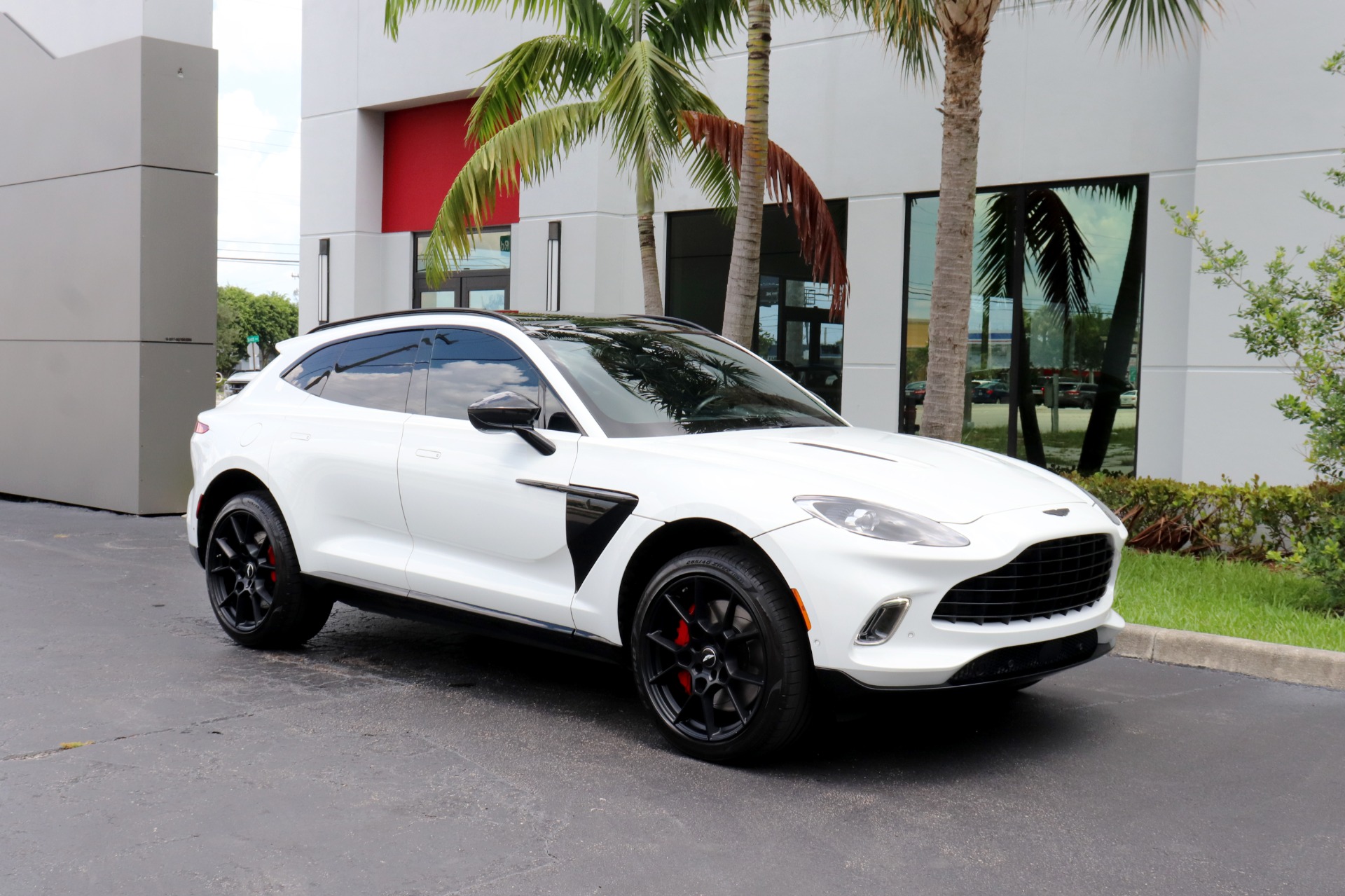 Used-2021-Aston-Martin-DBX