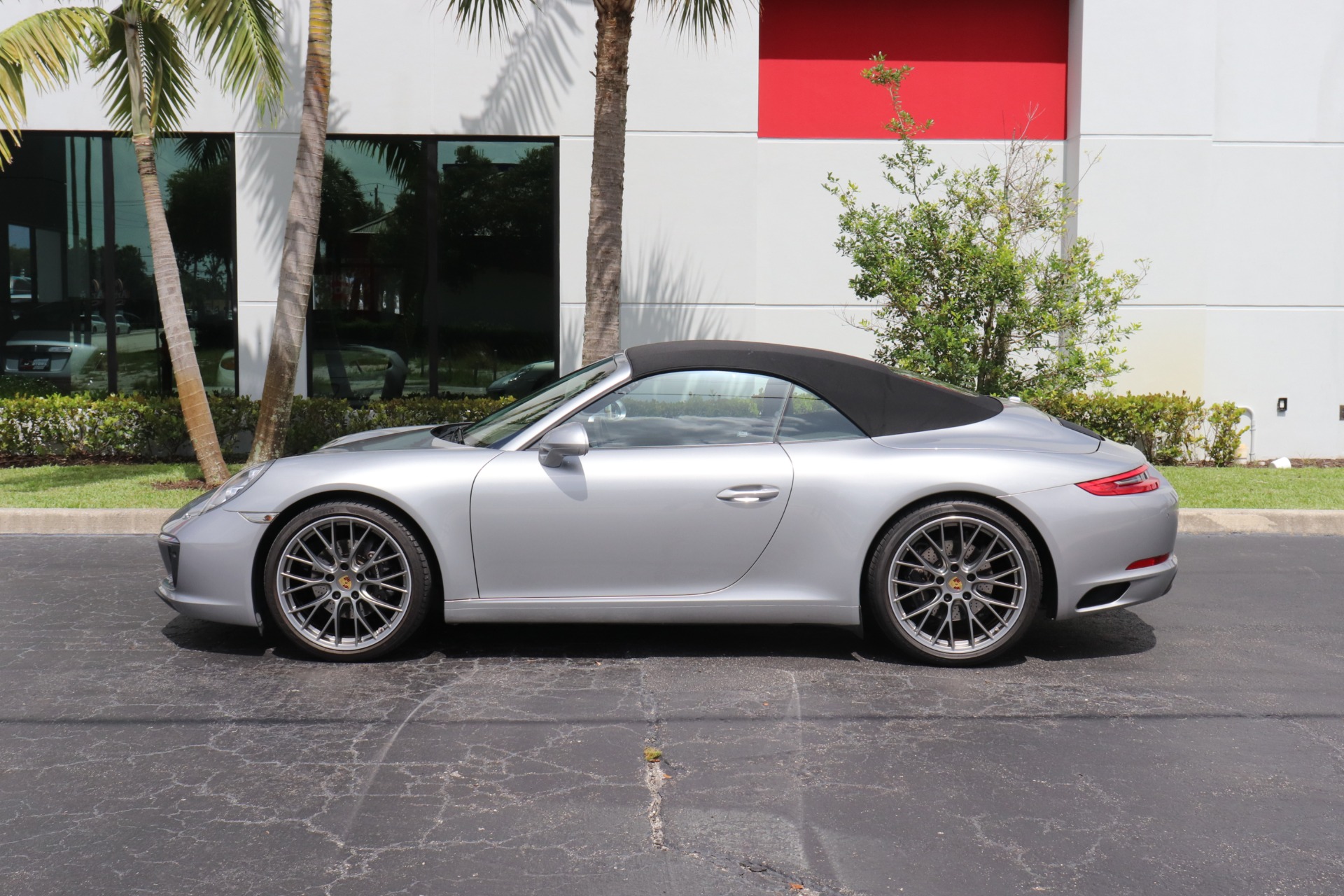 Used-2017-Porsche-911-Carrera