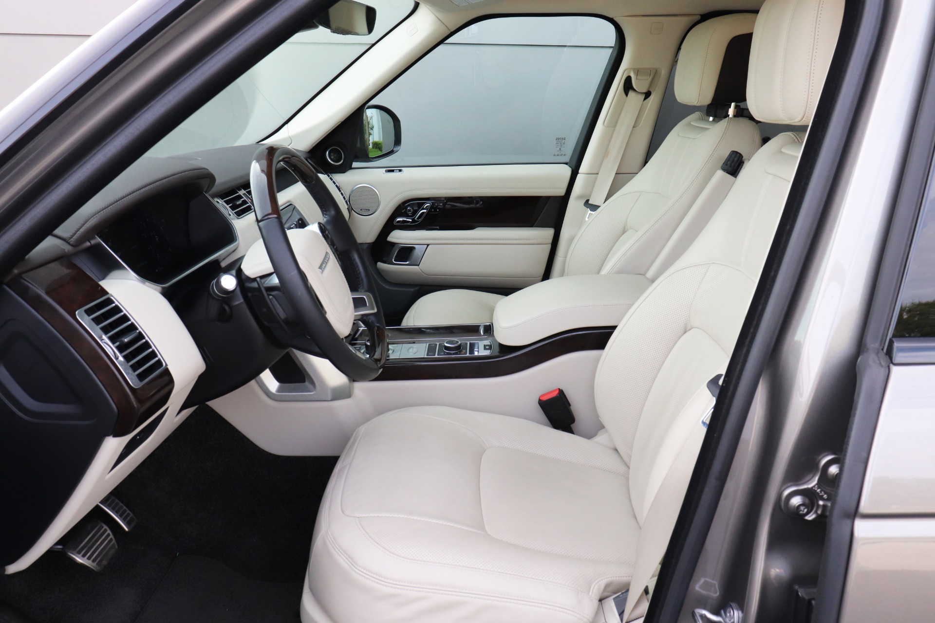 Used-2021-Land-Rover-Range-Rover-P400-HSE-Westminster-Edition