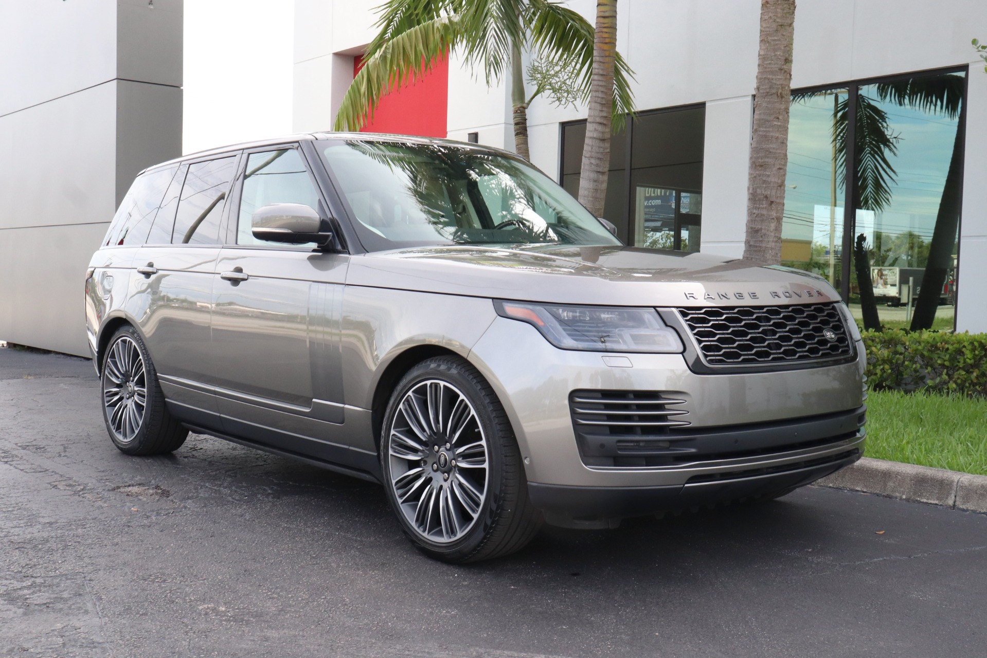 Used-2021-Land-Rover-Range-Rover-P400-HSE-Westminster-Edition