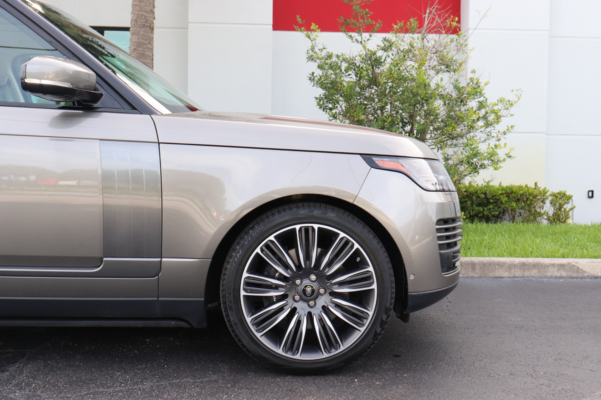 Used-2021-Land-Rover-Range-Rover-P400-HSE-Westminster-Edition