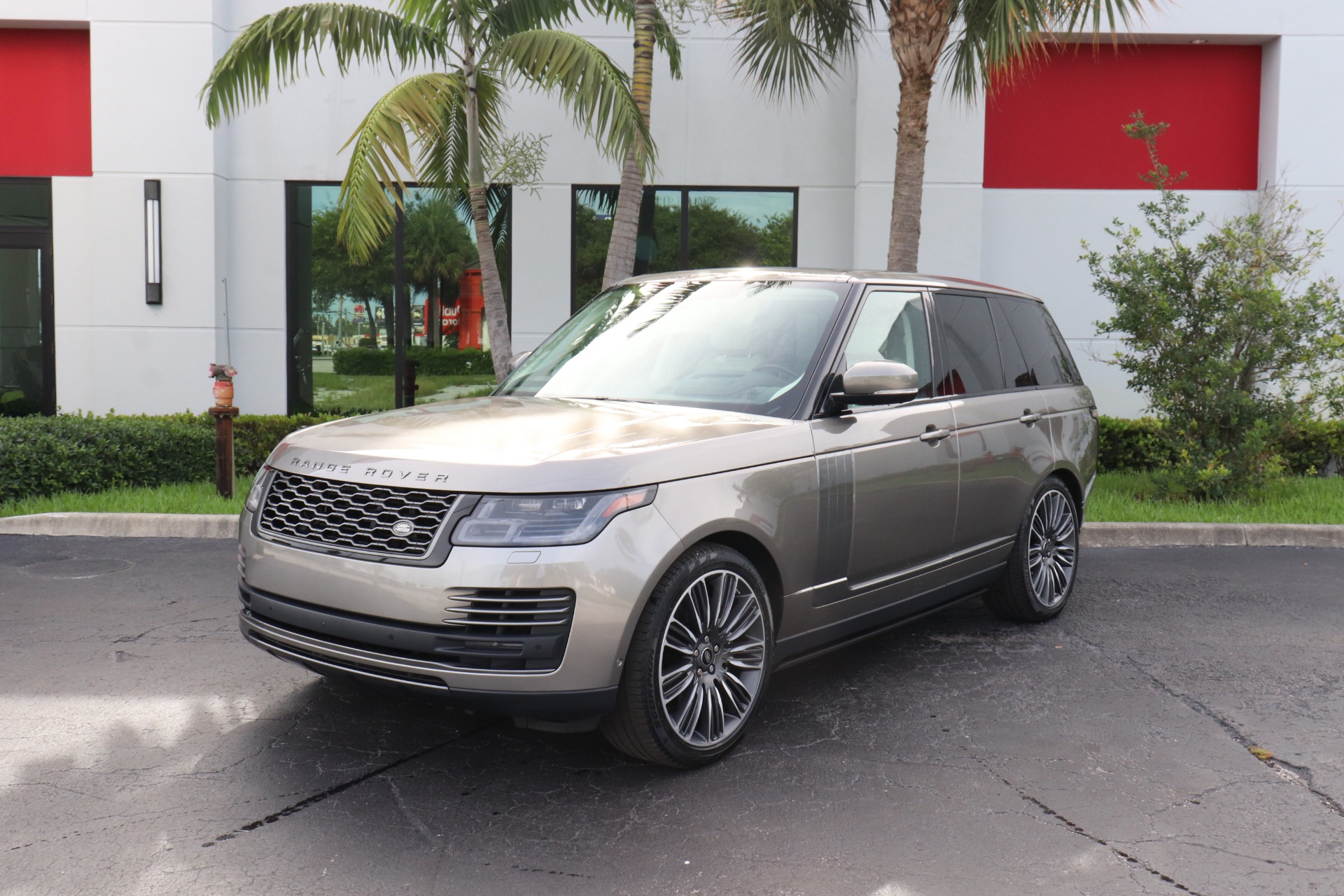 Used-2021-Land-Rover-Range-Rover-P400-HSE-Westminster-Edition
