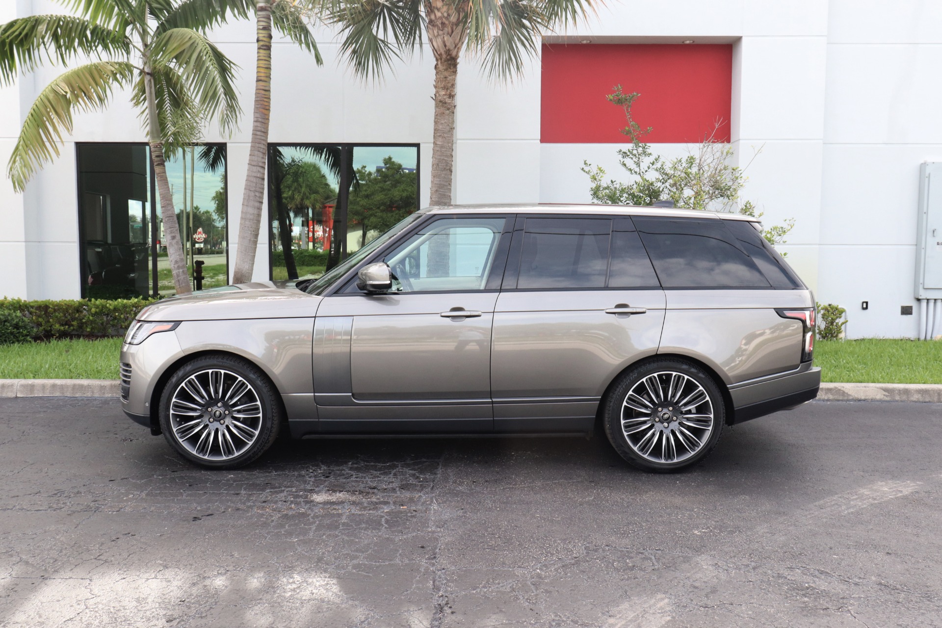 Used-2021-Land-Rover-Range-Rover-P400-HSE-Westminster-Edition