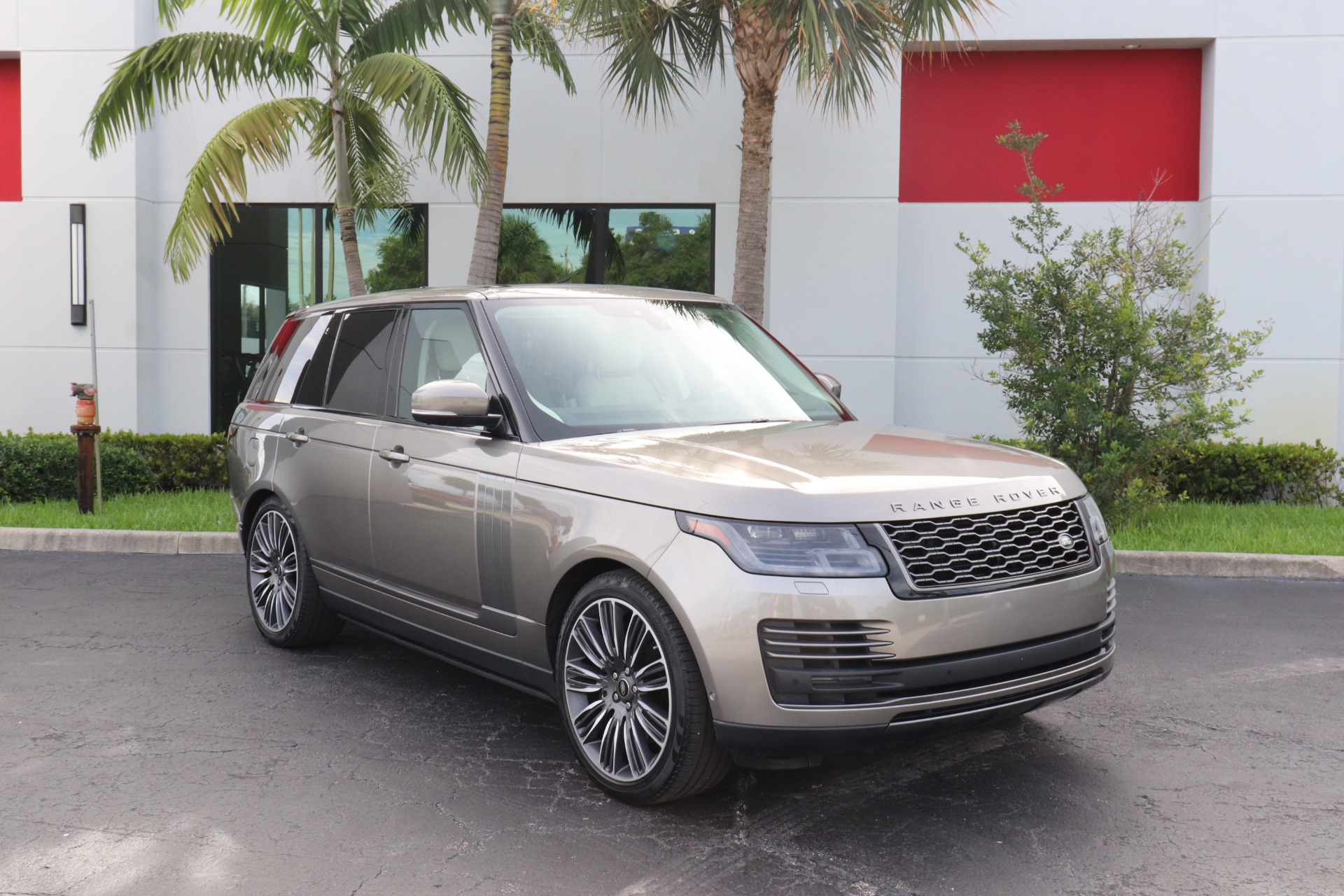 Used-2021-Land-Rover-Range-Rover-P400-HSE-Westminster-Edition