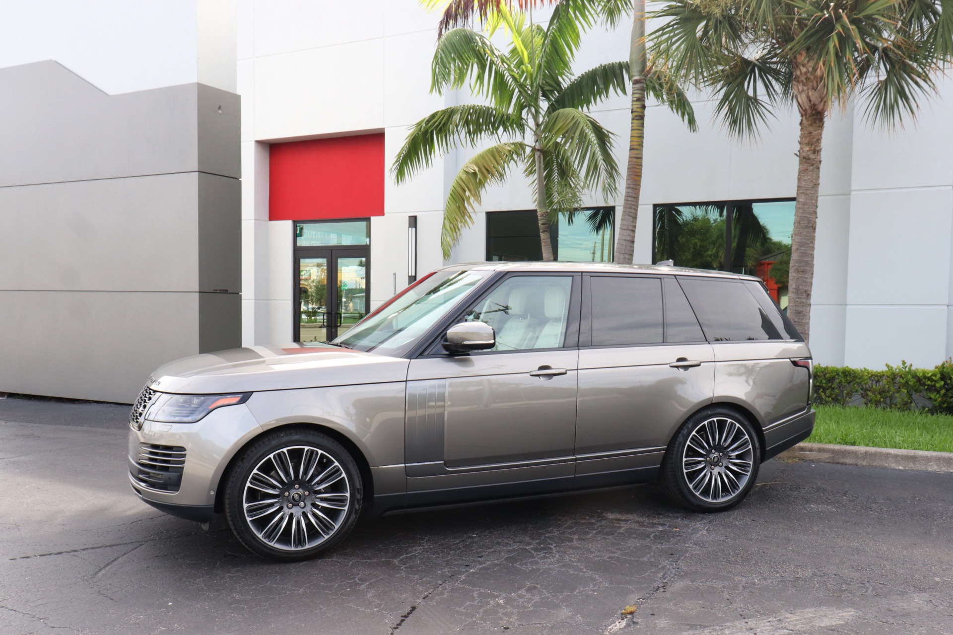 Used-2021-Land-Rover-Range-Rover-P400-HSE-Westminster-Edition