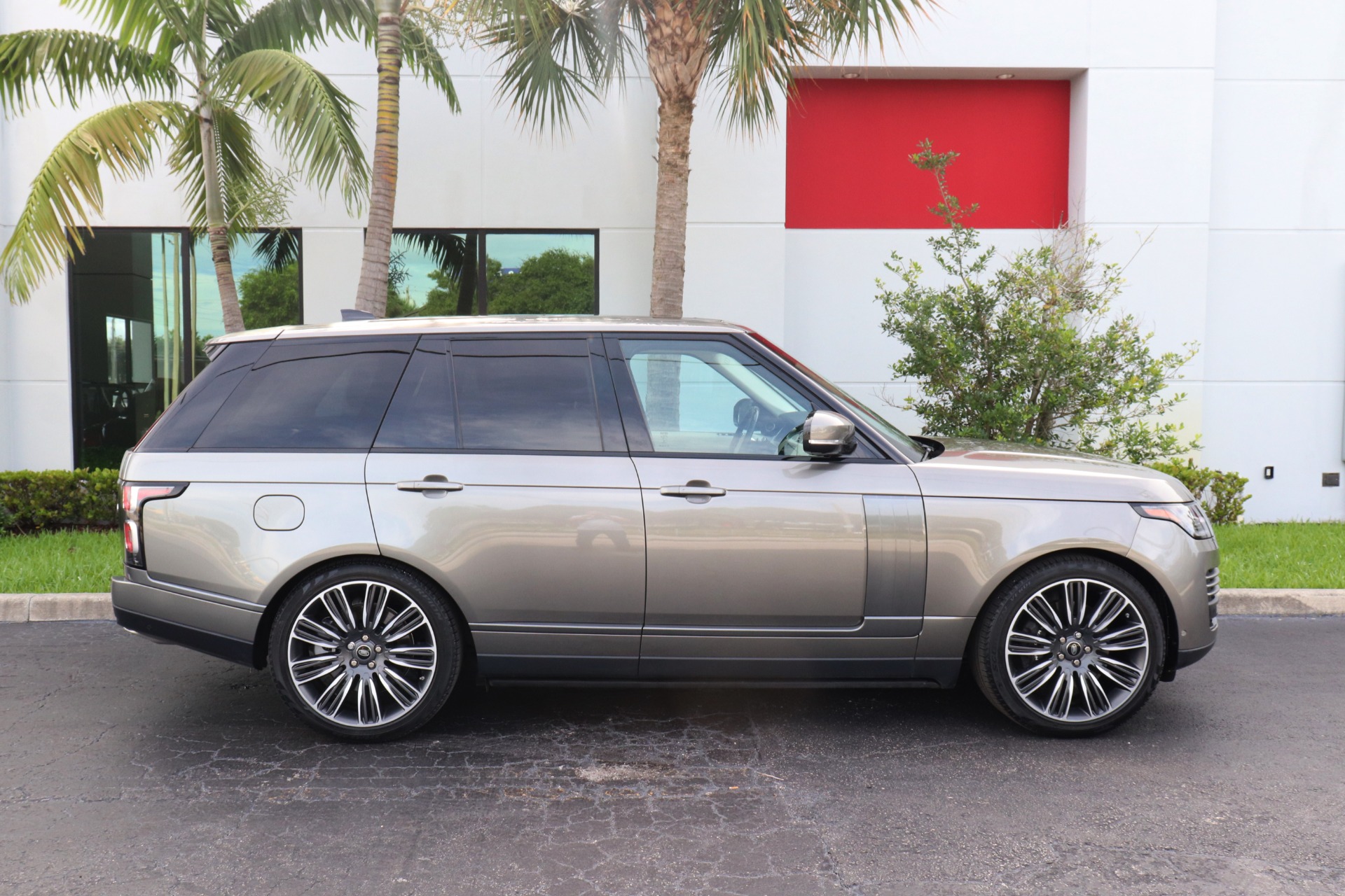 Used-2021-Land-Rover-Range-Rover-P400-HSE-Westminster-Edition