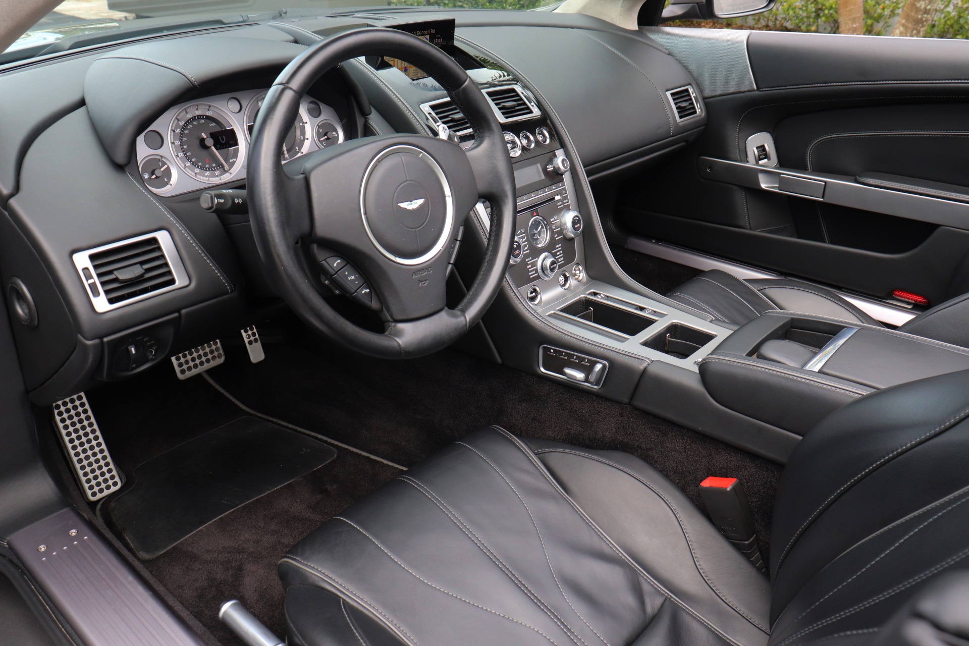 Used-2014-Aston-Martin-DB9-Volante
