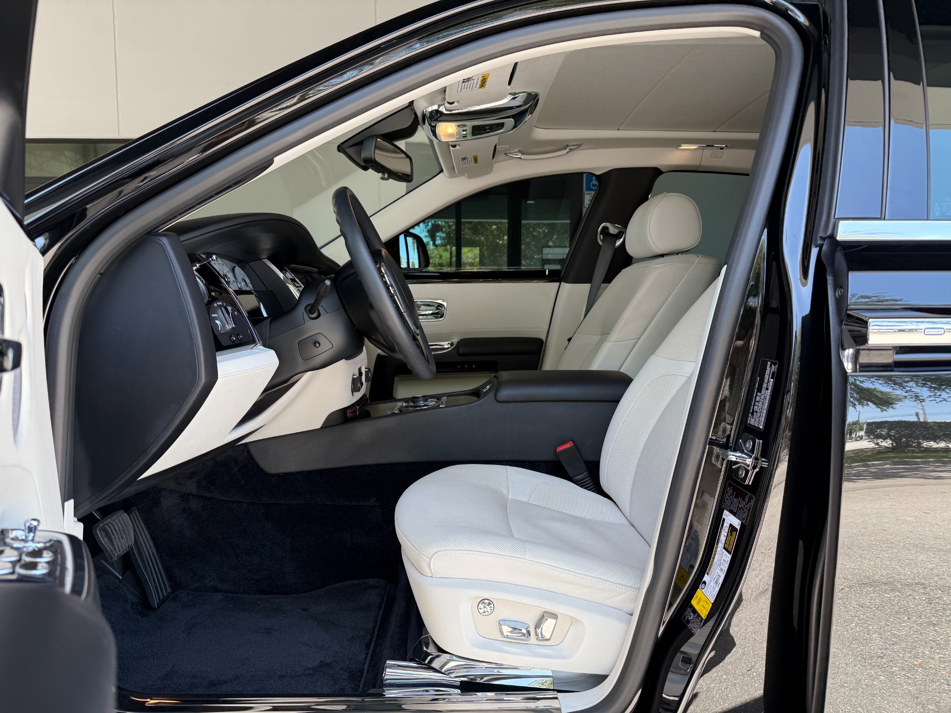 Used-2013-Rolls-Royce-Ghost
