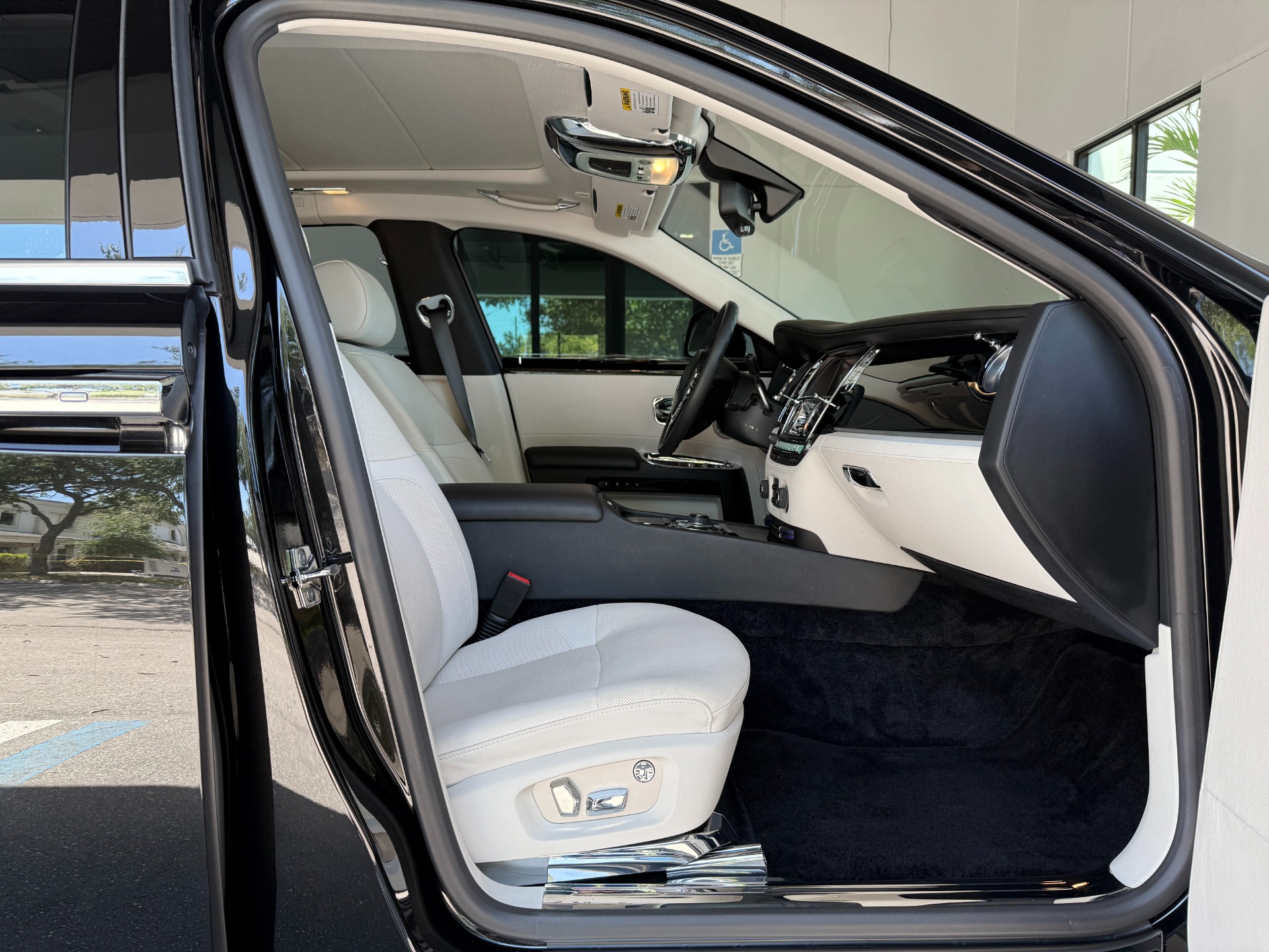 Used-2013-Rolls-Royce-Ghost
