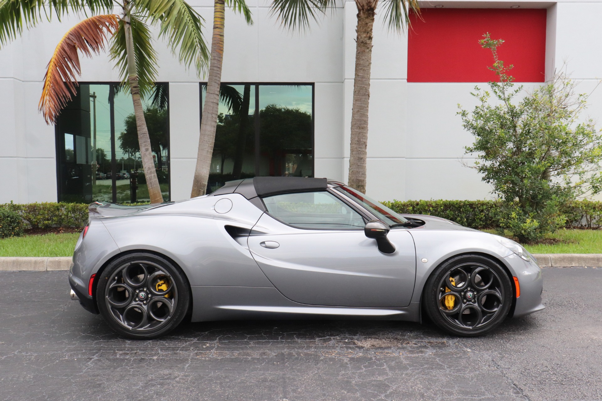 Used-2020-Alfa-Romeo-4C-Spider