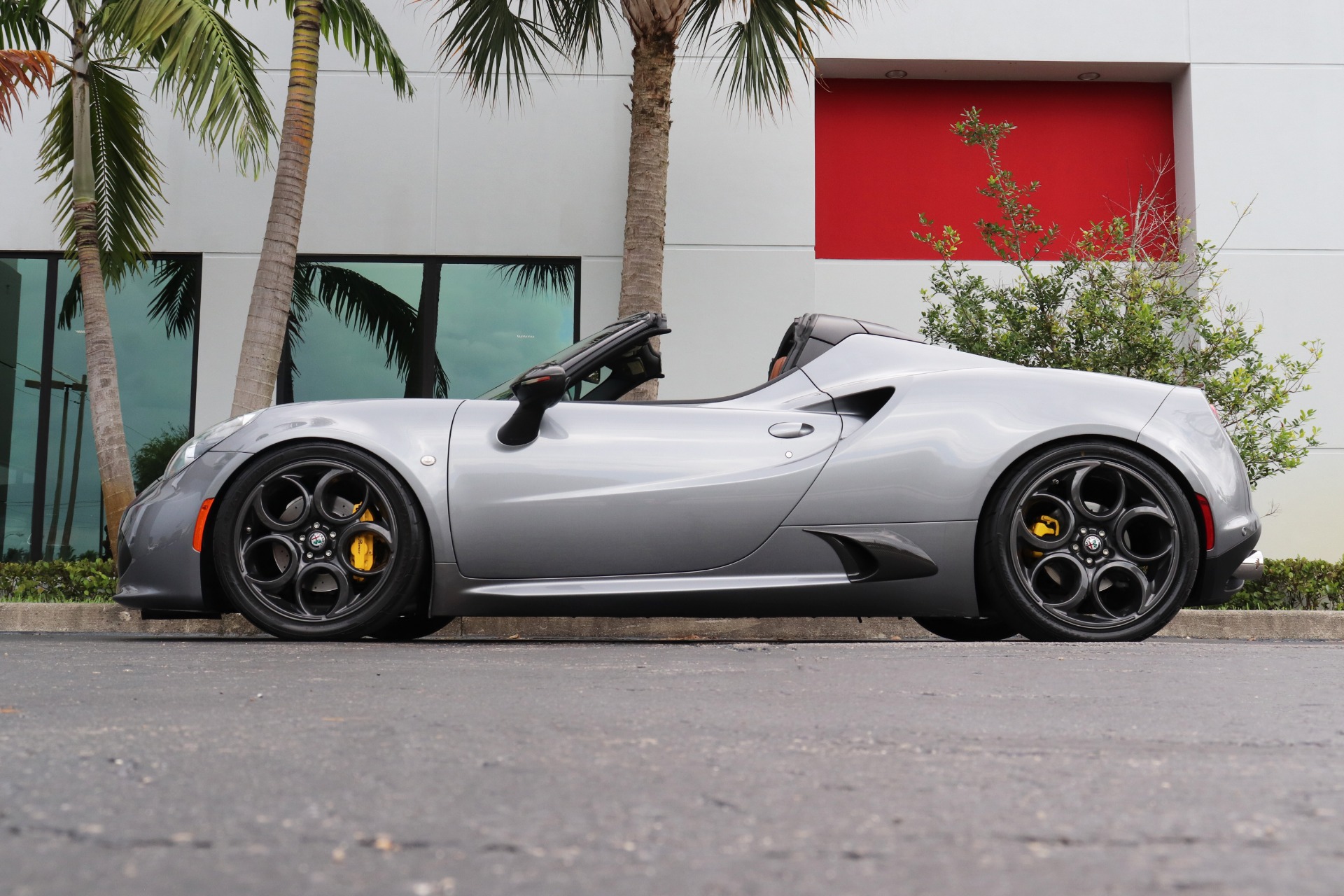 Used-2020-Alfa-Romeo-4C-Spider