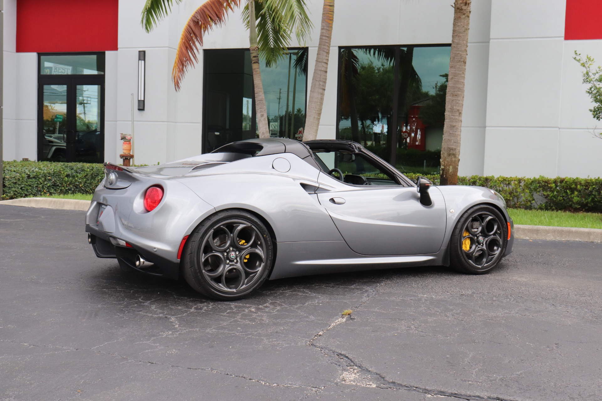 Used-2020-Alfa-Romeo-4C-Spider