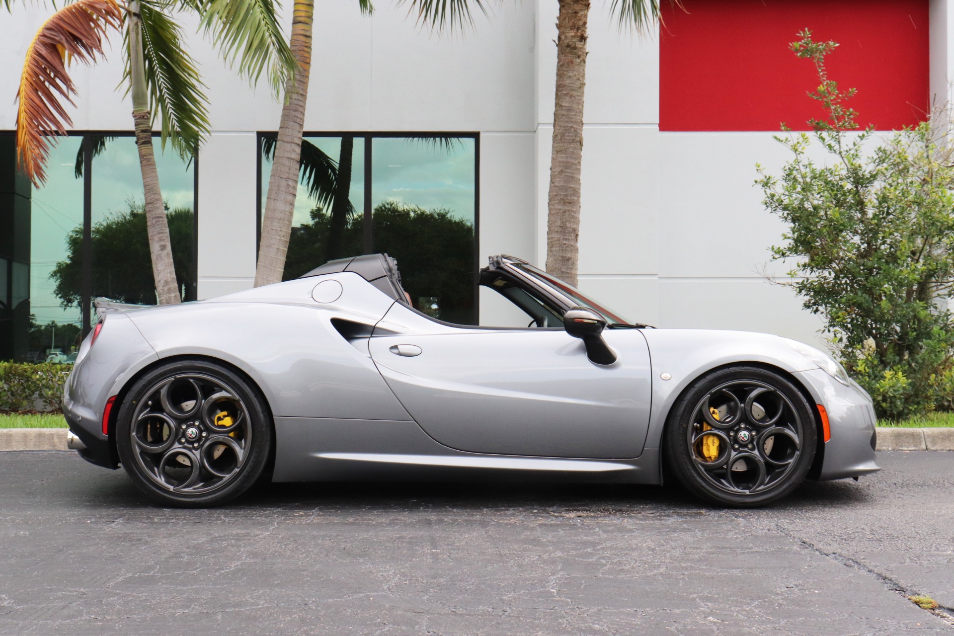 Used-2020-Alfa-Romeo-4C-Spider