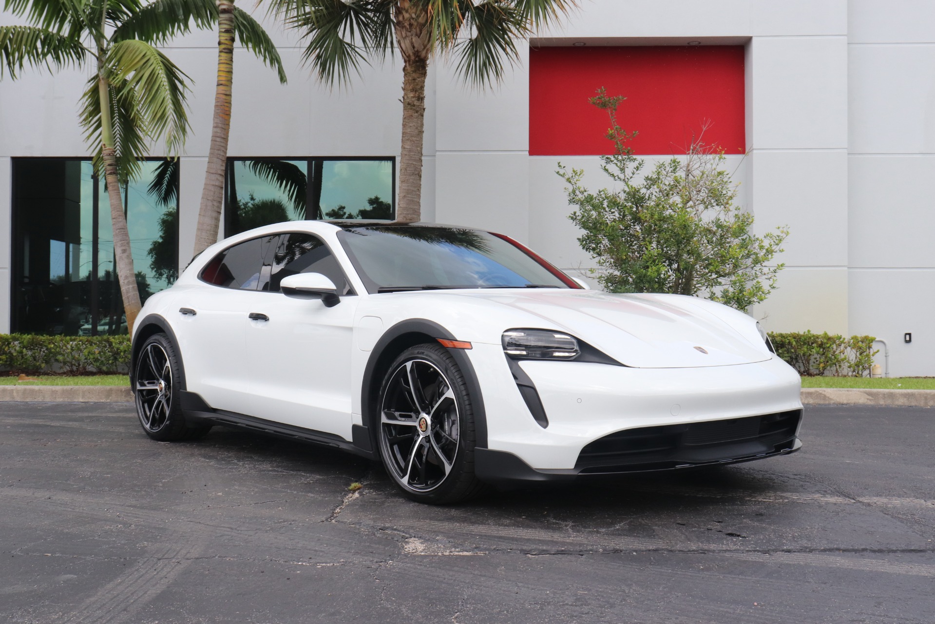 Used-2022-Porsche-Taycan-4-Cross-Turismo