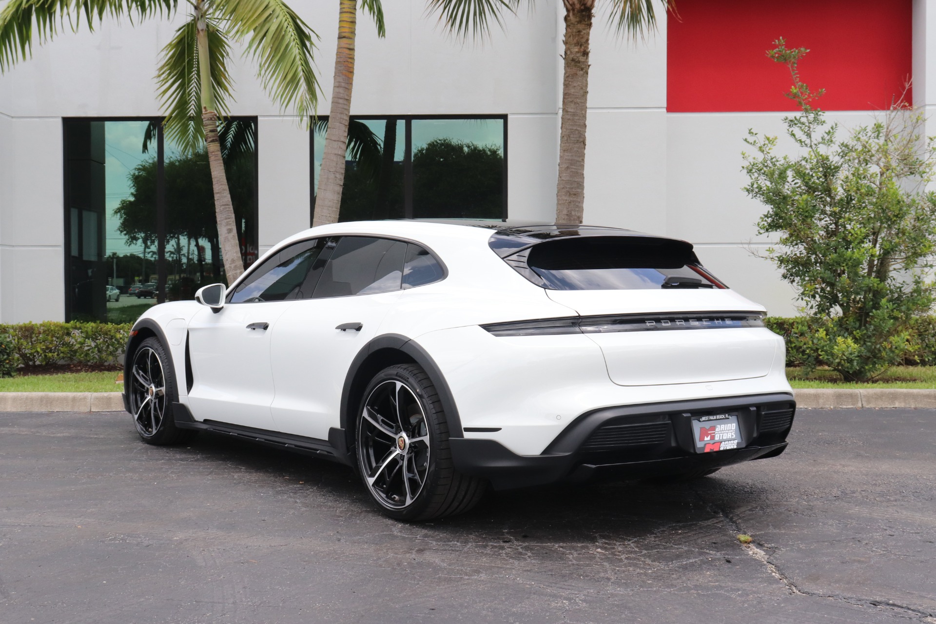 Used-2022-Porsche-Taycan-4-Cross-Turismo