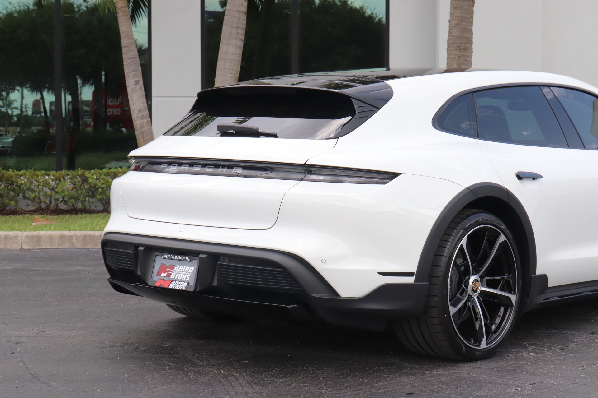 Used-2022-Porsche-Taycan-4-Cross-Turismo