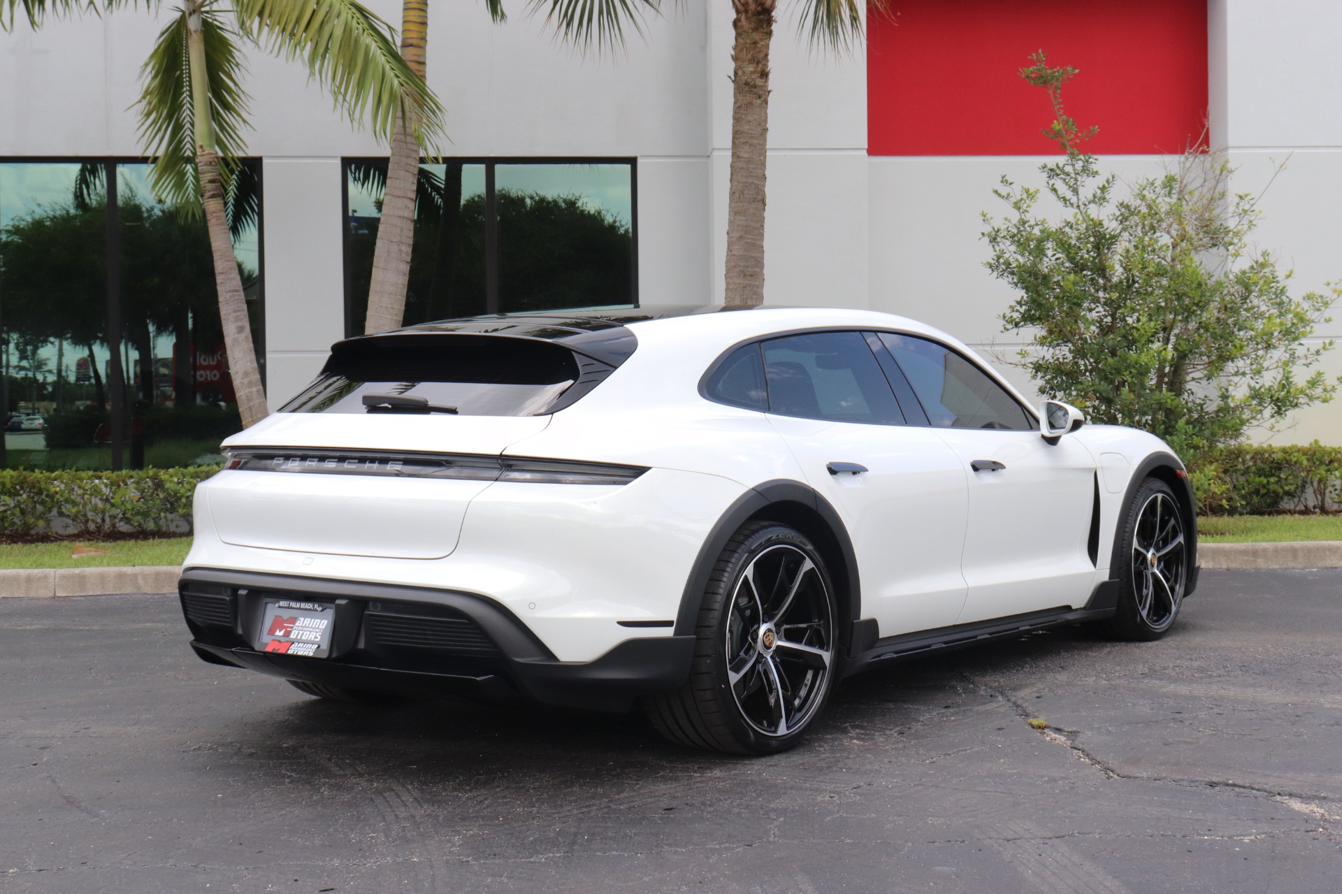 Used-2022-Porsche-Taycan-4-Cross-Turismo