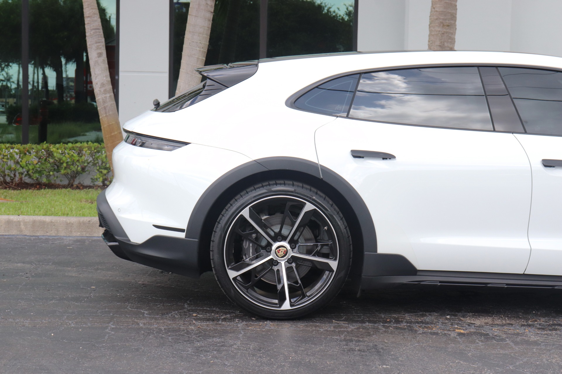 Used-2022-Porsche-Taycan-4-Cross-Turismo