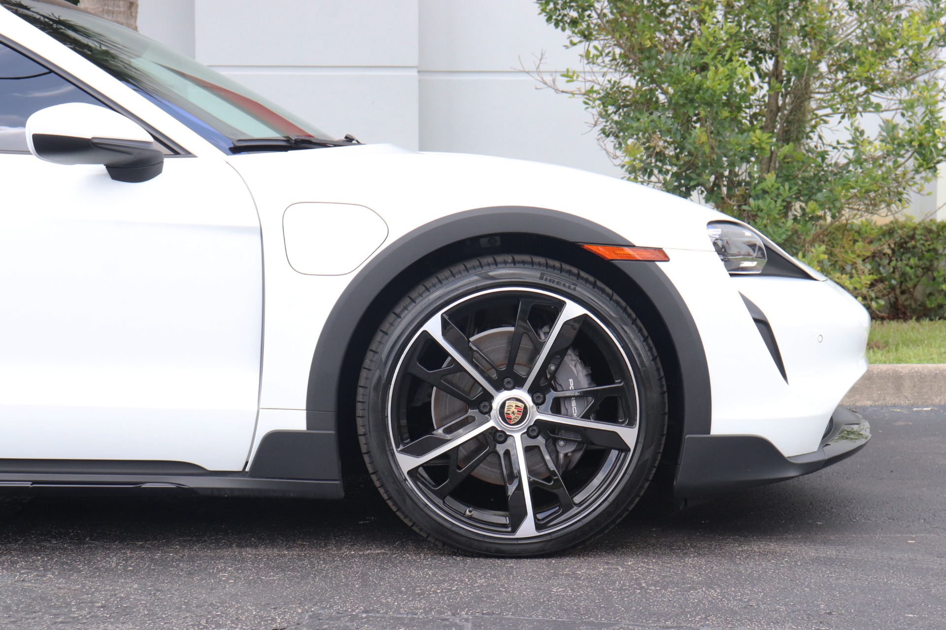 Used-2022-Porsche-Taycan-4-Cross-Turismo