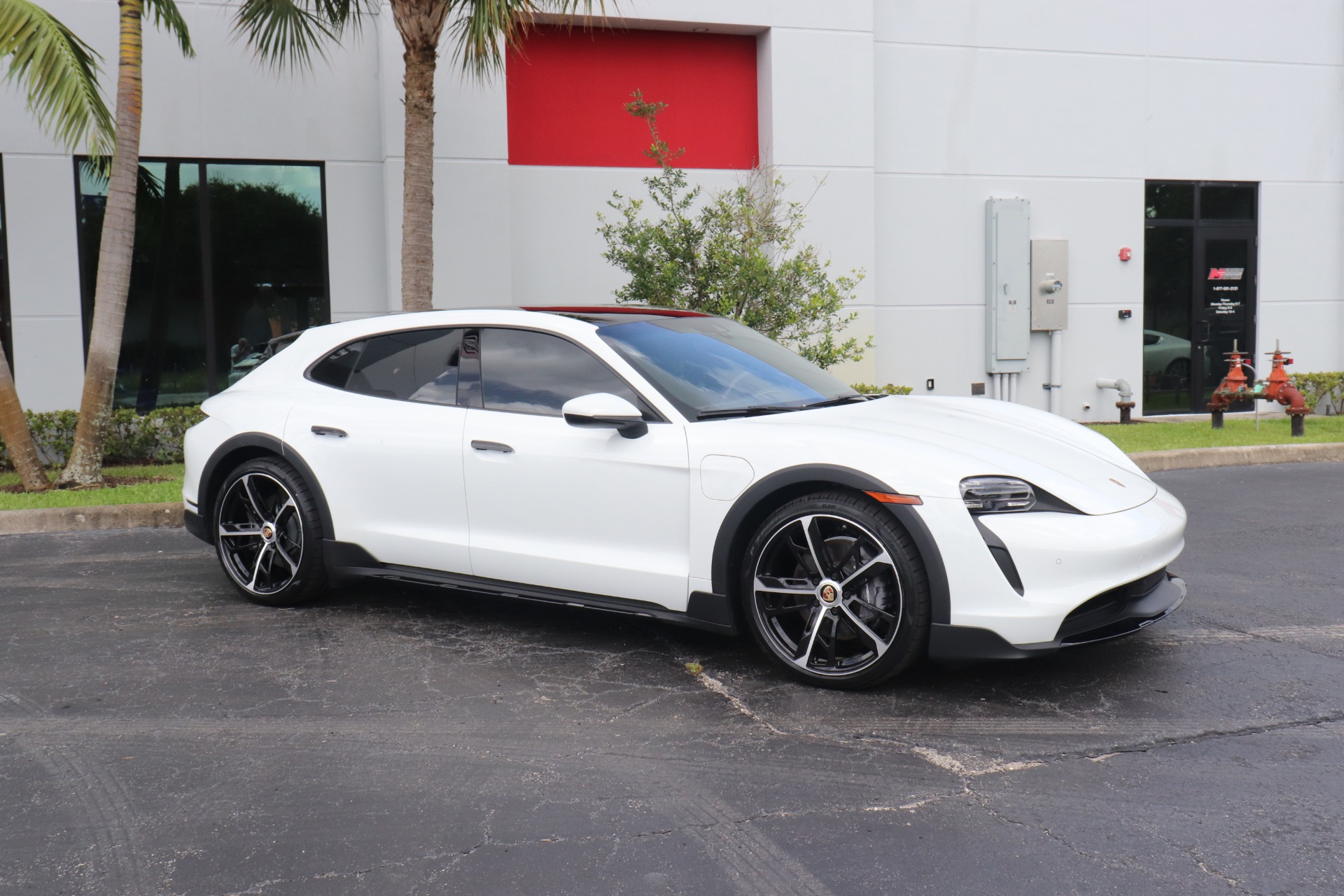 Used-2022-Porsche-Taycan-4-Cross-Turismo