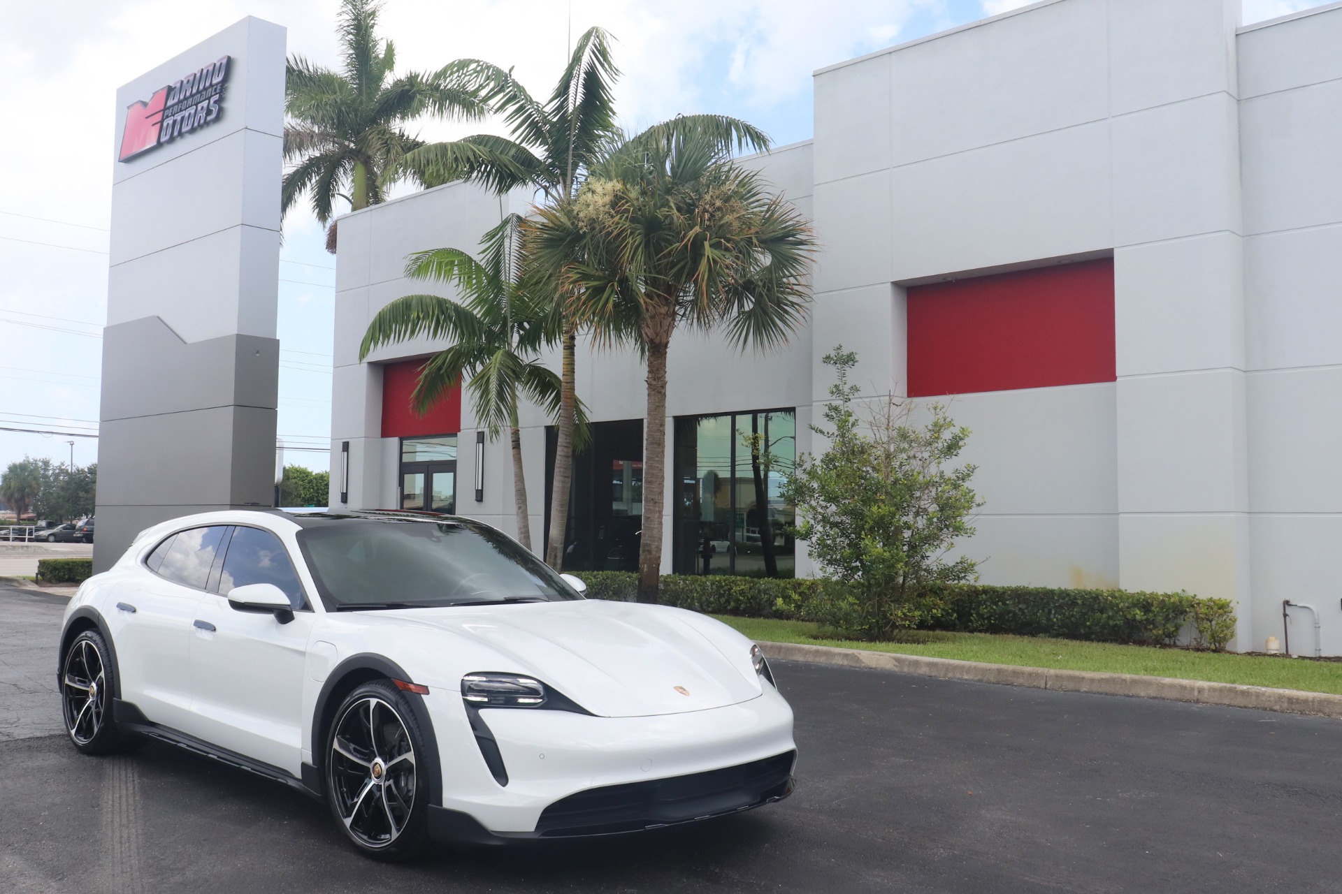 Used-2022-Porsche-Taycan-4-Cross-Turismo