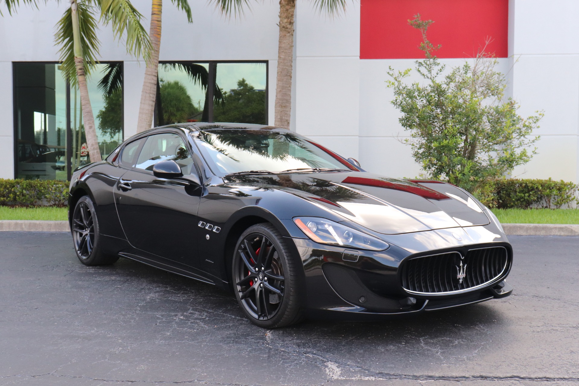 Used-2017-Maserati-GranTurismo-Sport