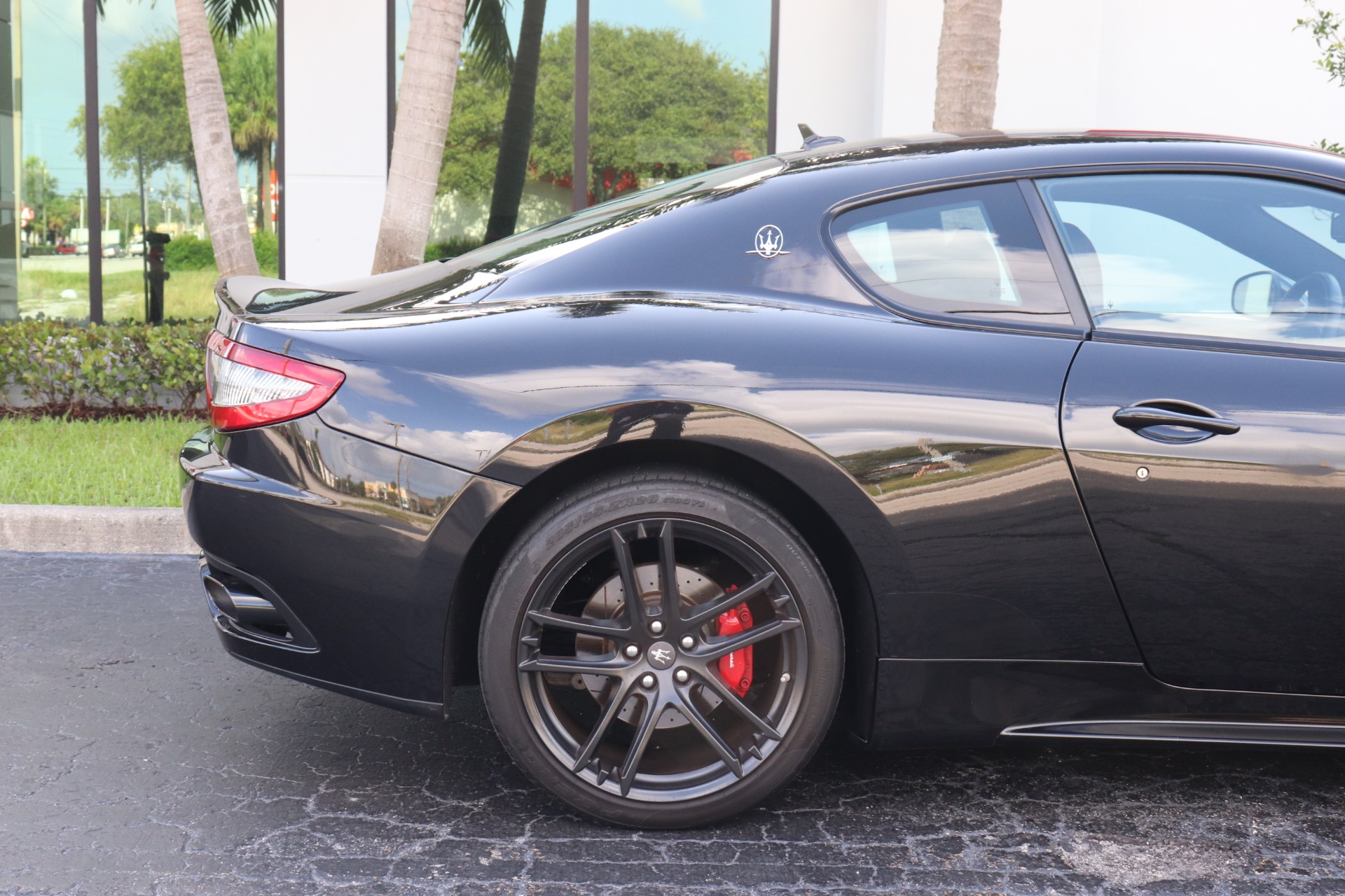 Used-2017-Maserati-GranTurismo-Sport