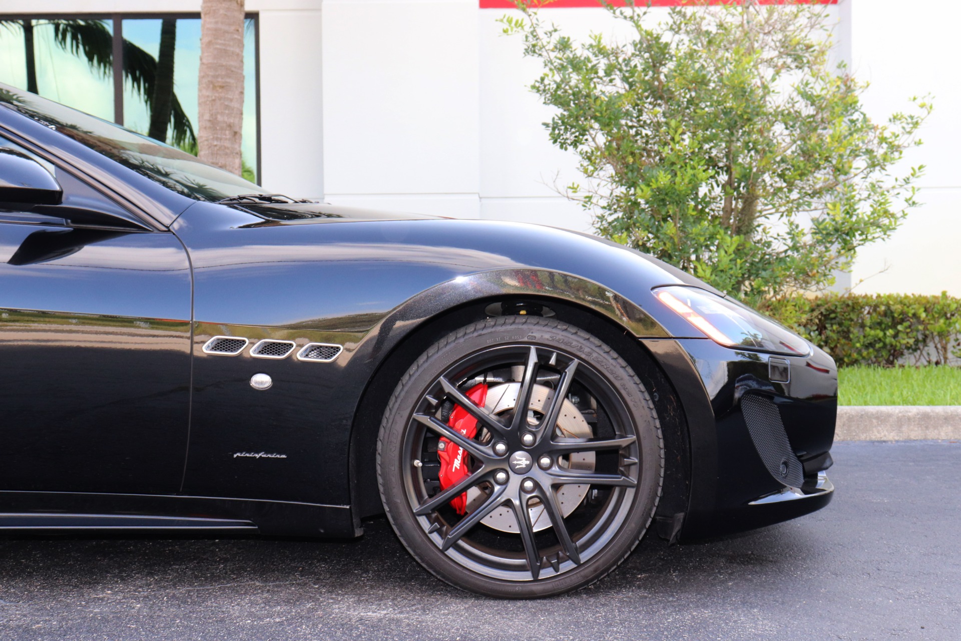 Used-2017-Maserati-GranTurismo-Sport