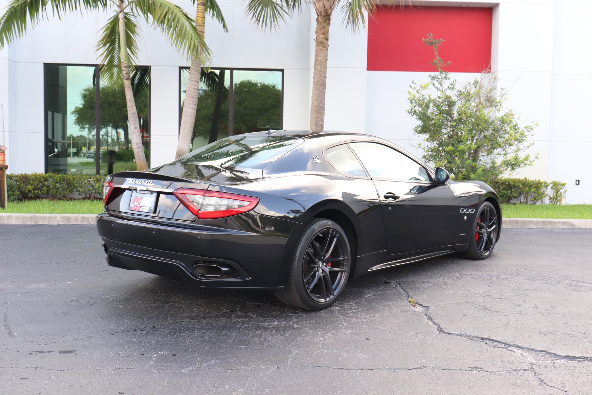 Used-2017-Maserati-GranTurismo-Sport