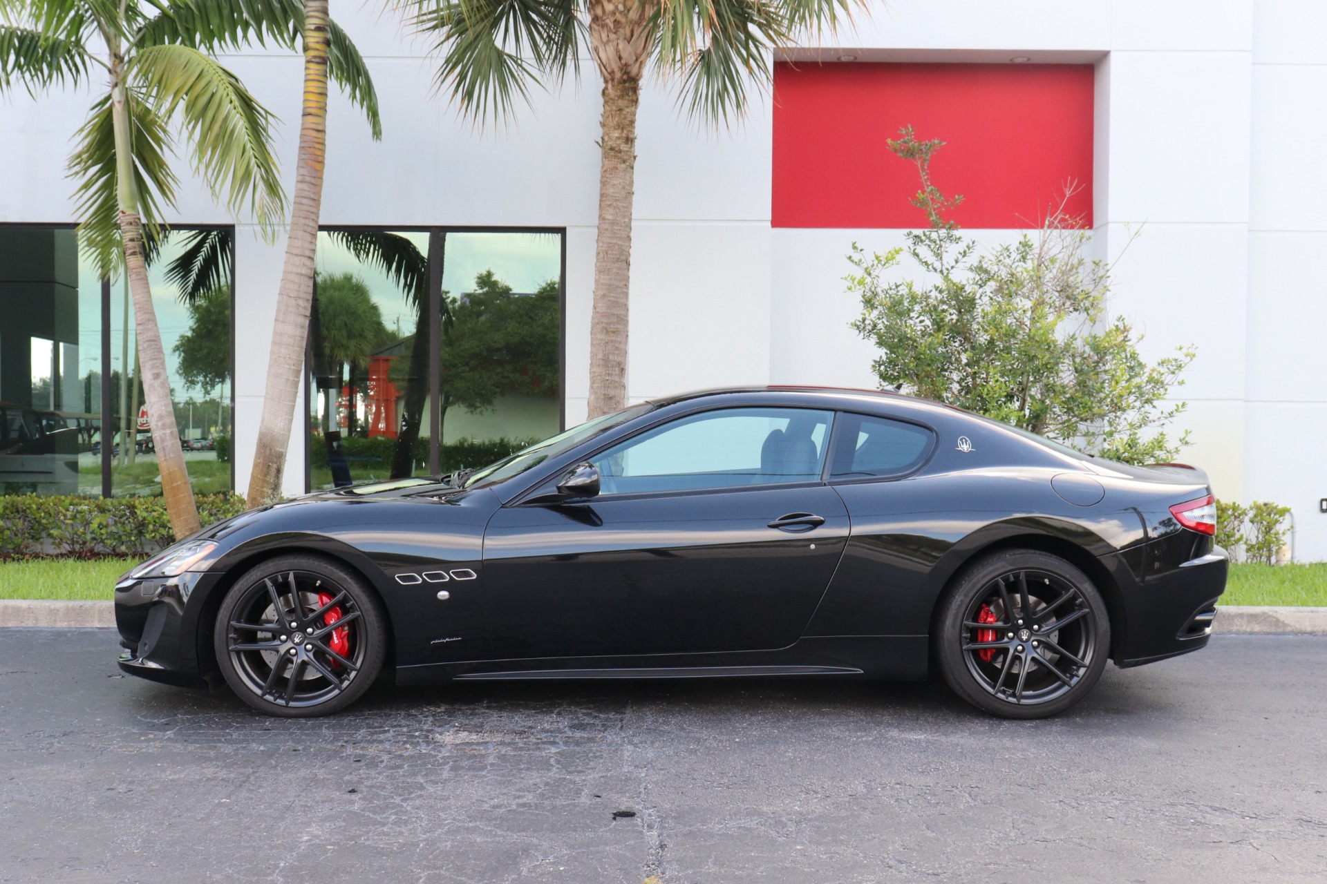 Used-2017-Maserati-GranTurismo-Sport