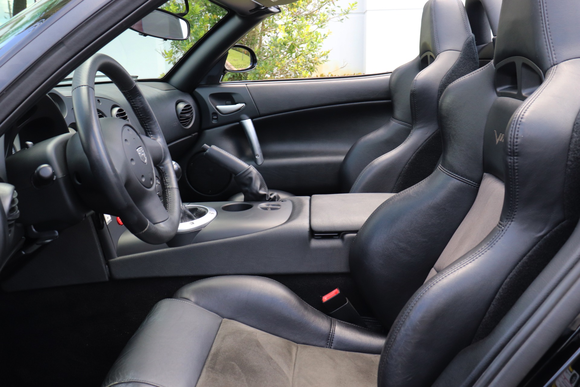 Used-2008-Dodge-Viper-SRT-10