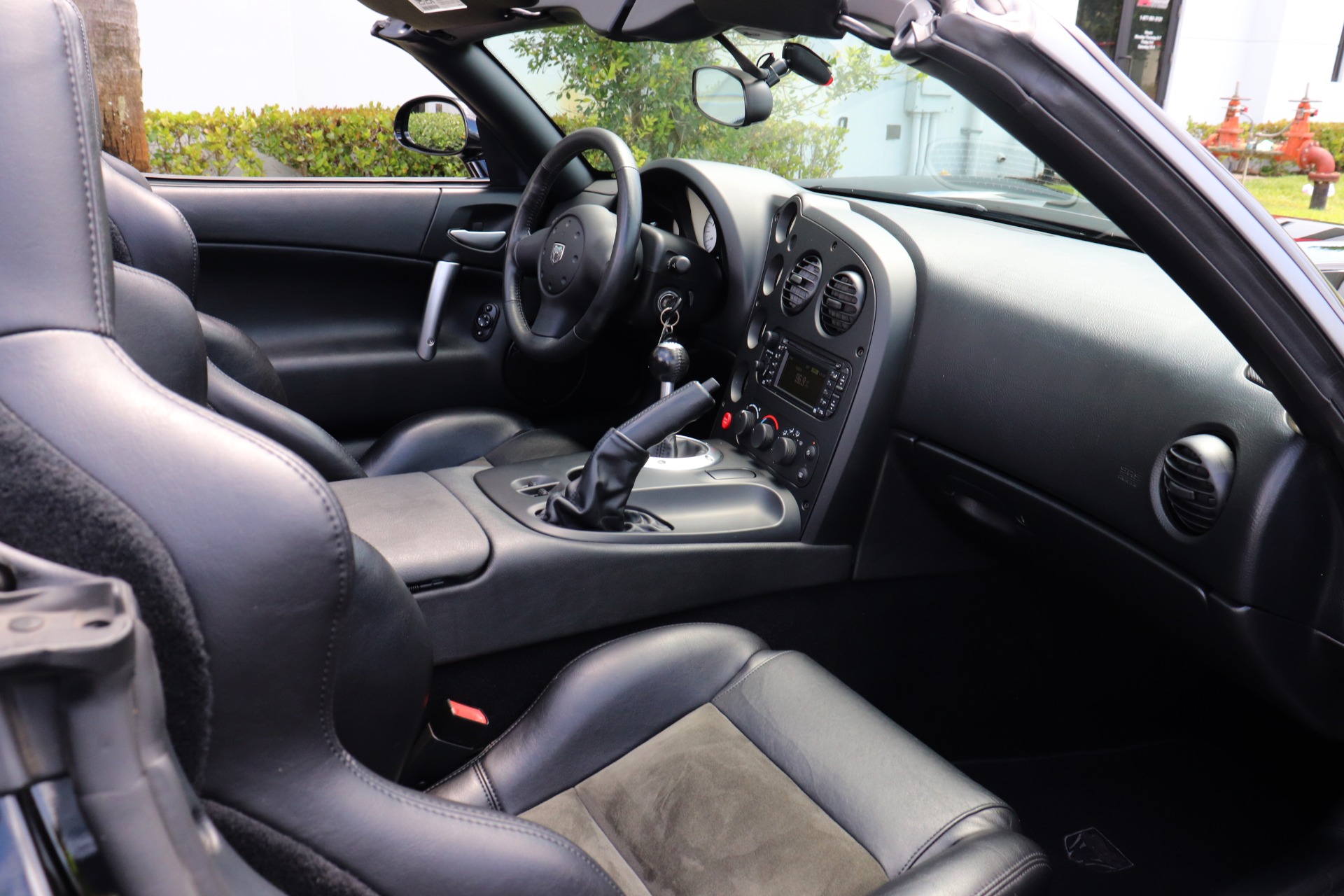 Used-2008-Dodge-Viper-SRT-10