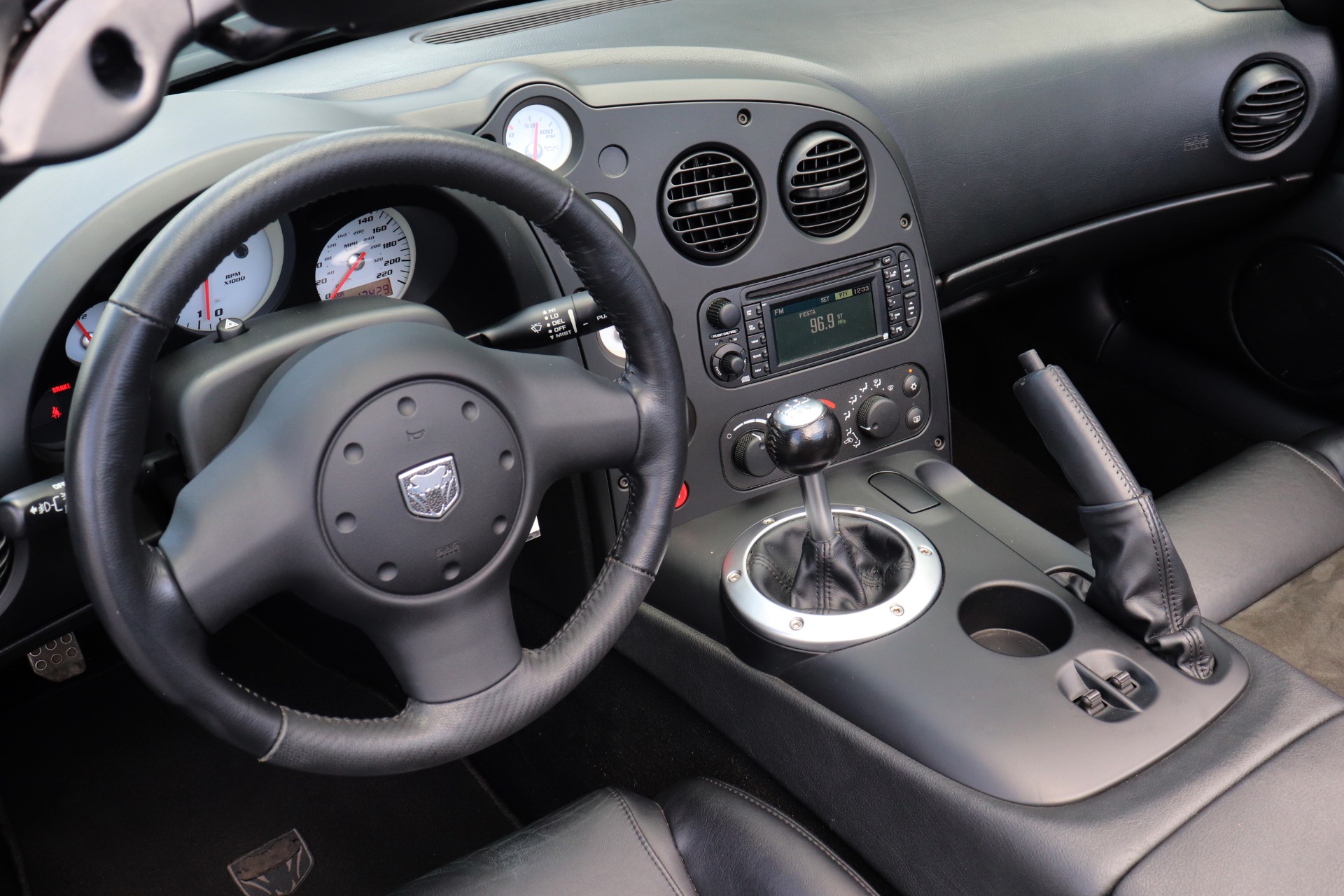 Used-2008-Dodge-Viper-SRT-10